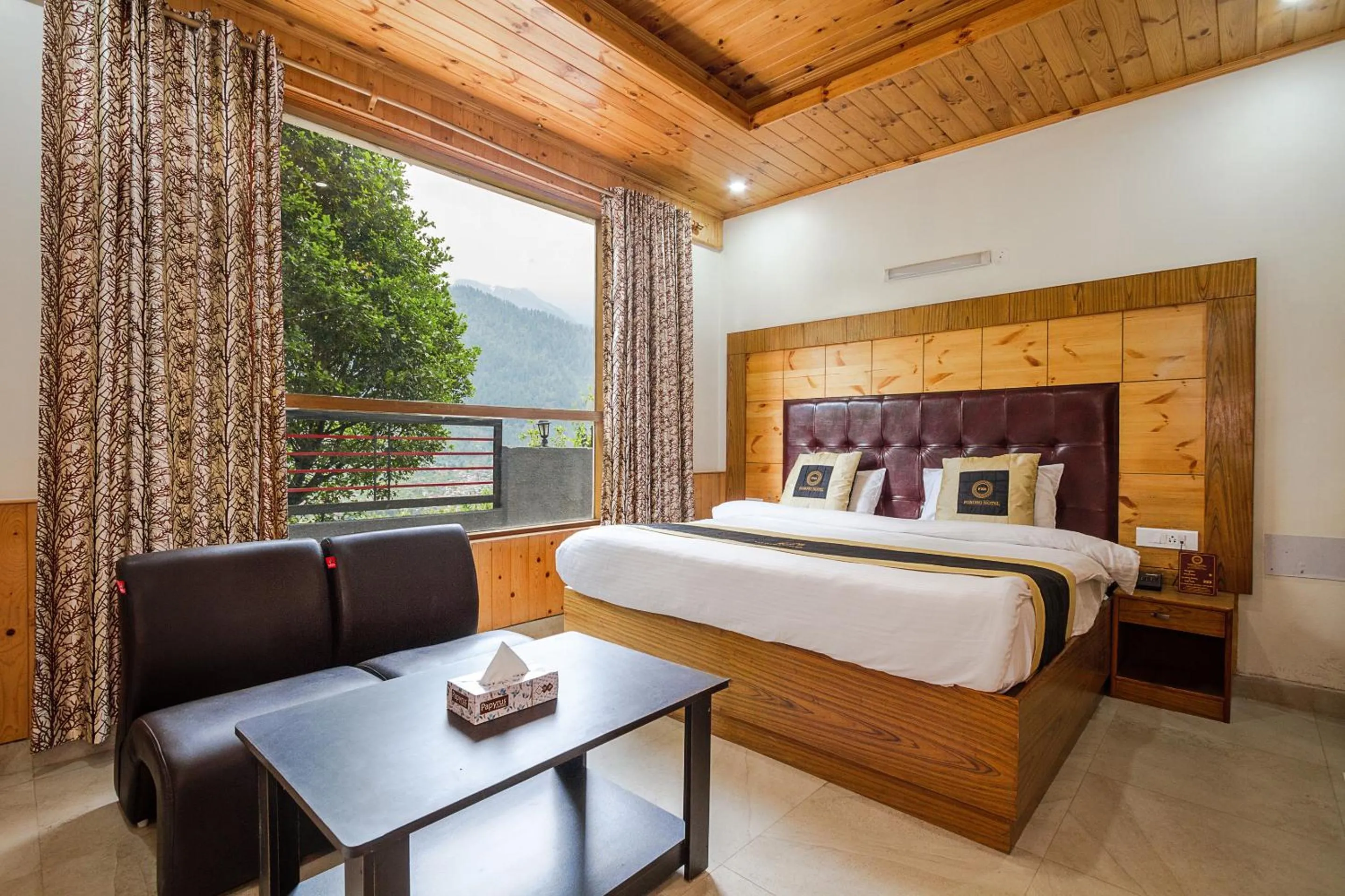 Bed in Hotel Cherry Manali