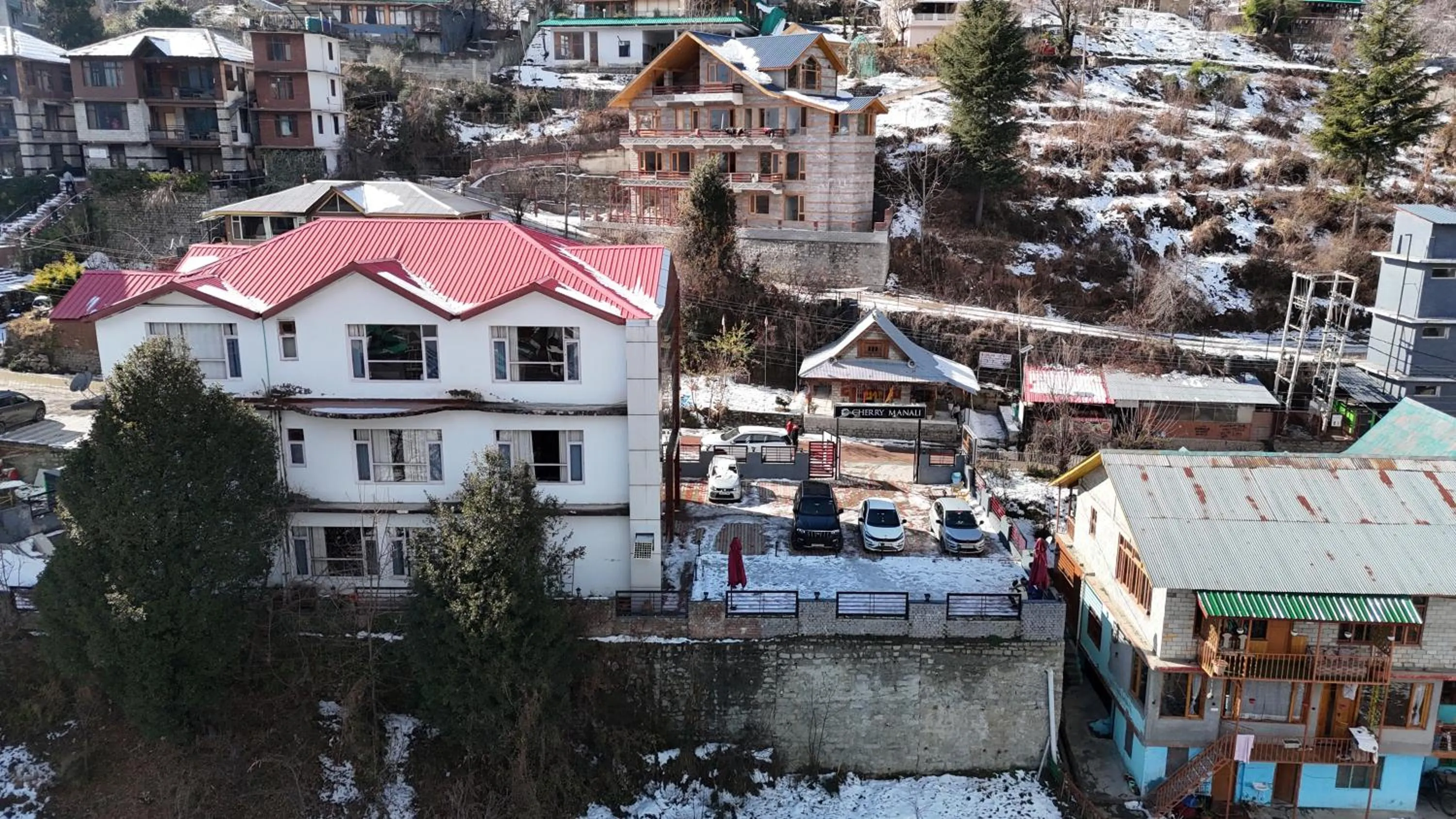 Property building in Hotel Cherry Manali