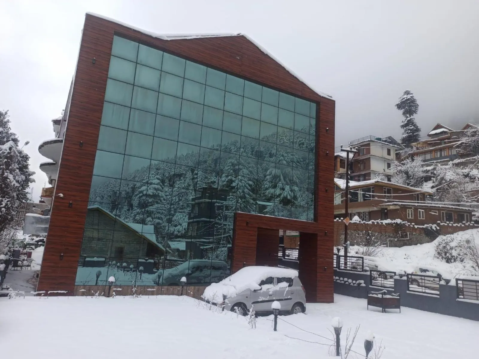 Property building in Hotel Cherry Manali