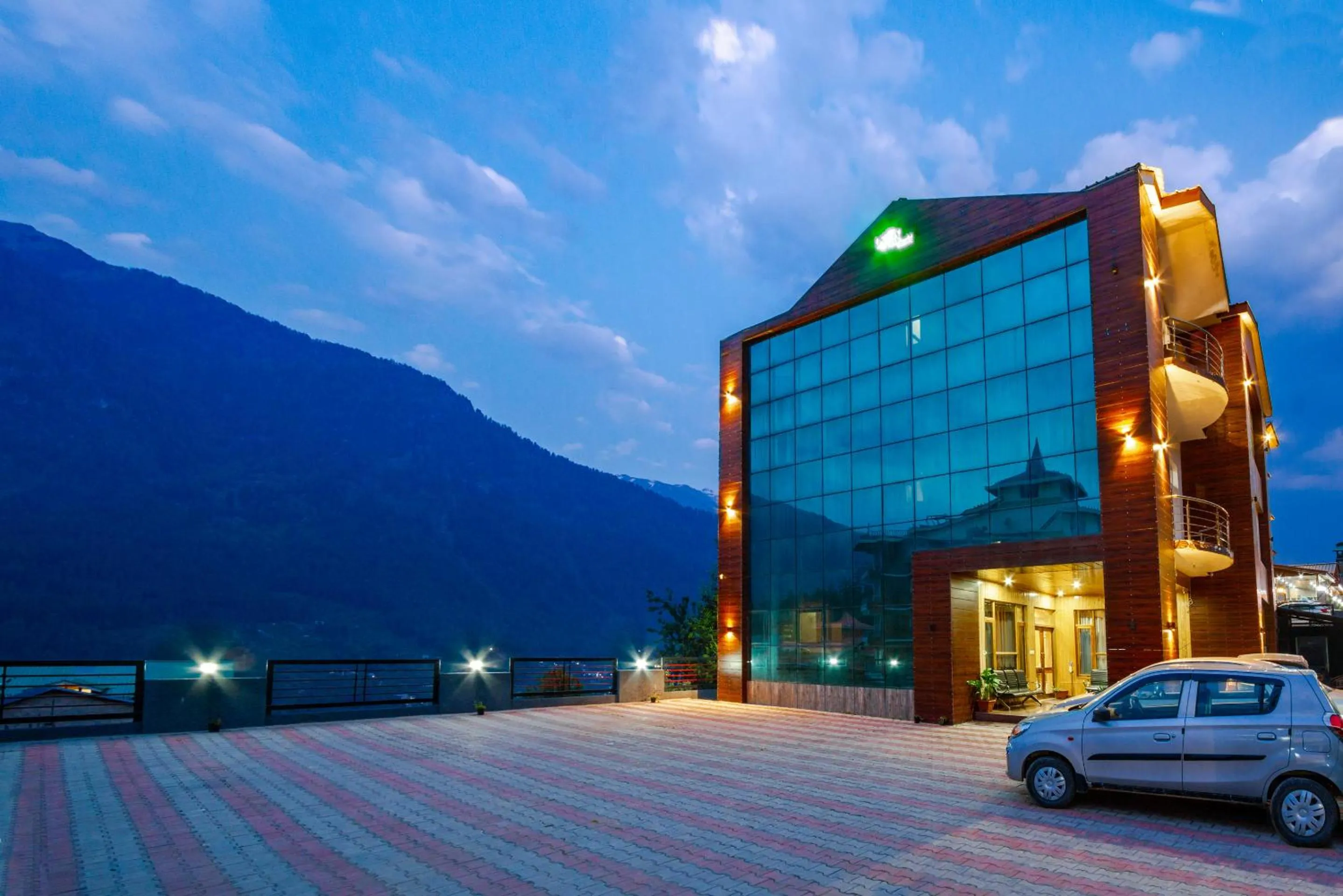 Property building in Hotel Cherry Manali