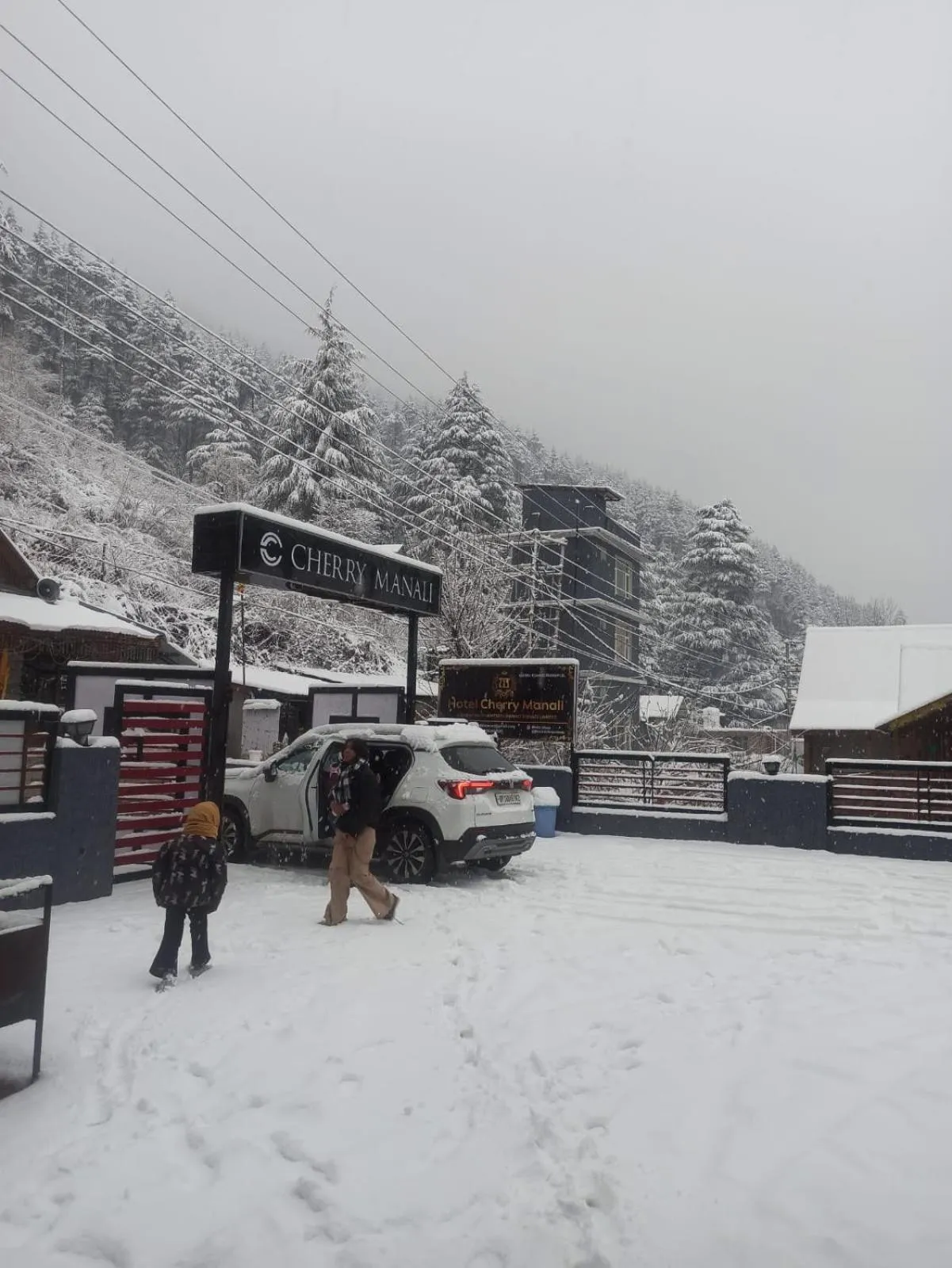 Property building in Hotel Cherry Manali