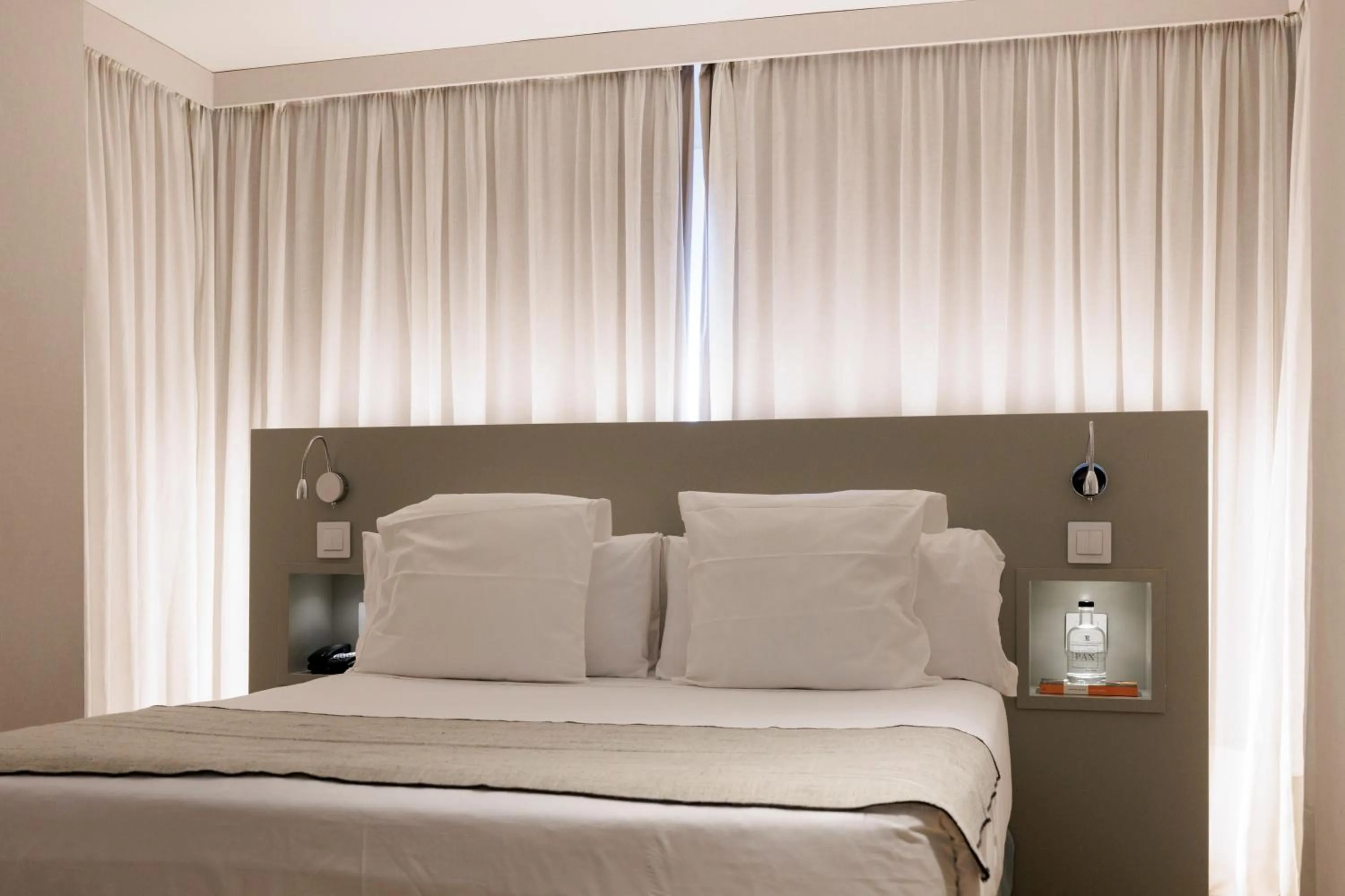 Bedroom, Bed in Hotel PAX Torrelodones