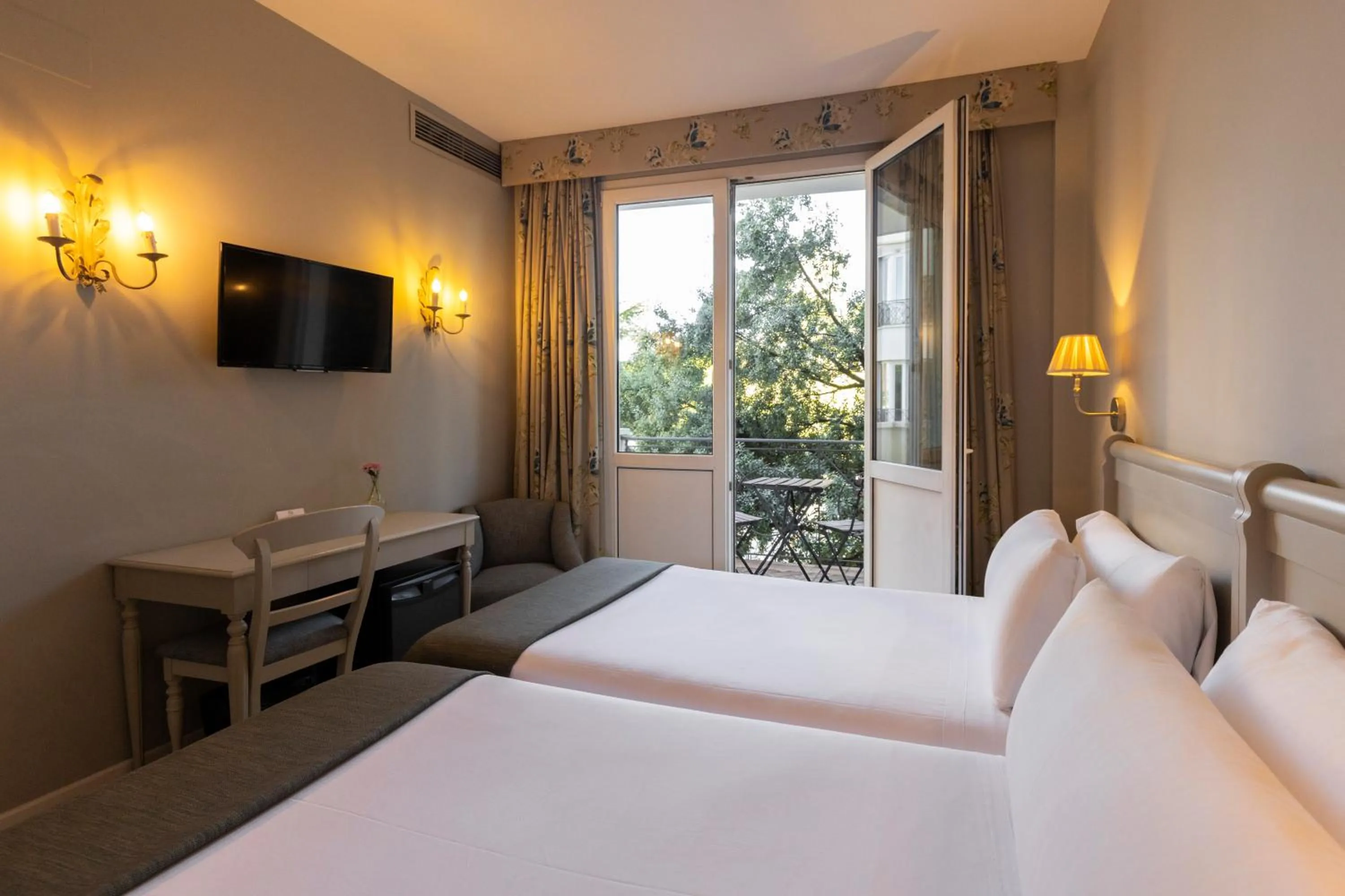 Bed in Hotel PAX Torrelodones