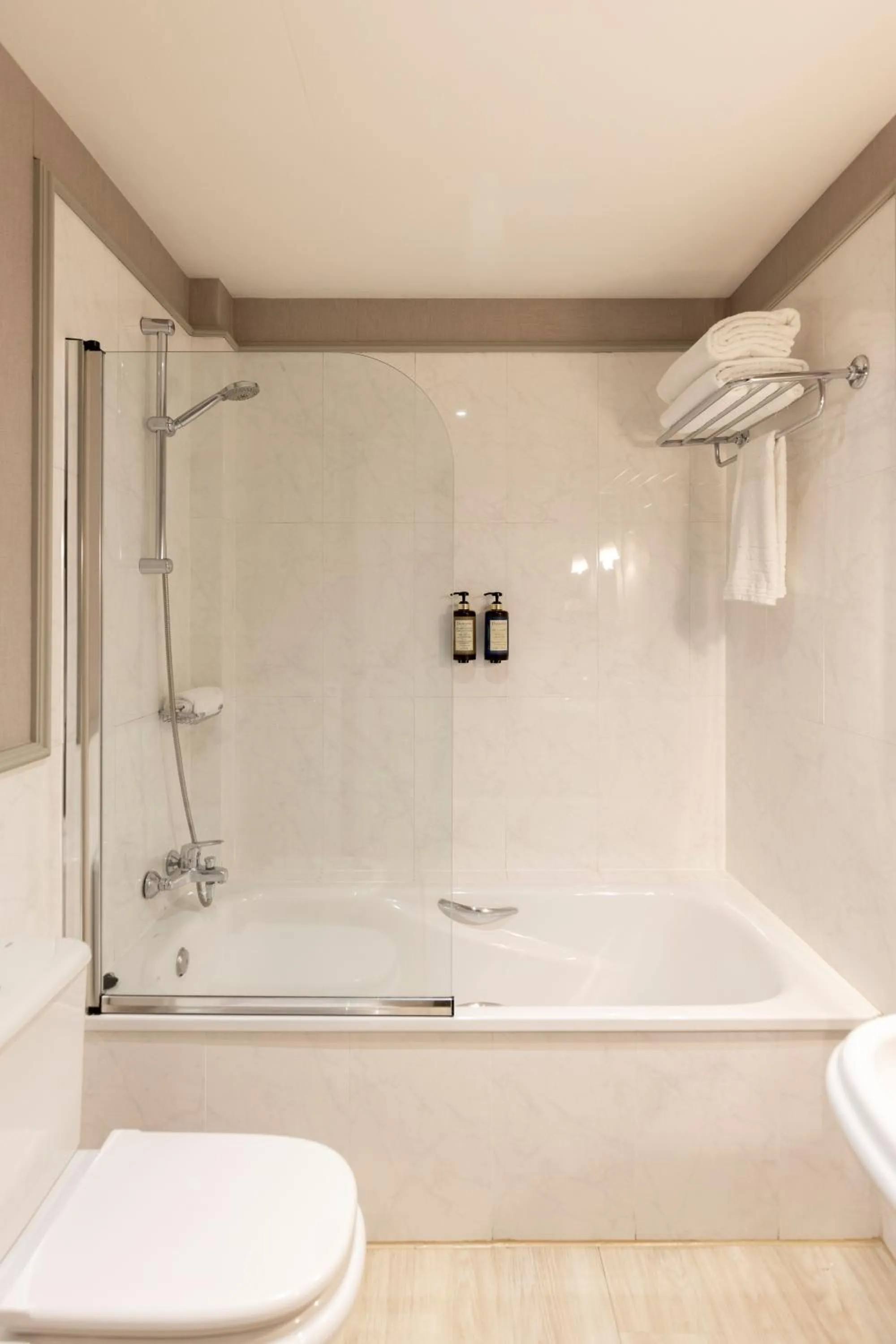 Bathroom in Hotel PAX Torrelodones