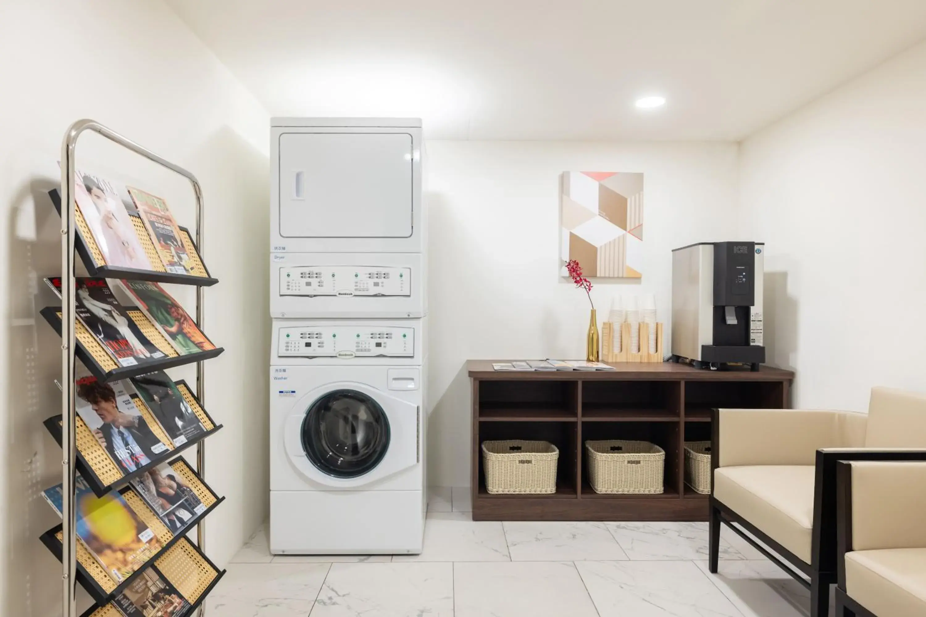 Library in Voyage Kaohsiung By Cosmos Oasis Library in Voyage Kaohsiung By Cosmos Oasis