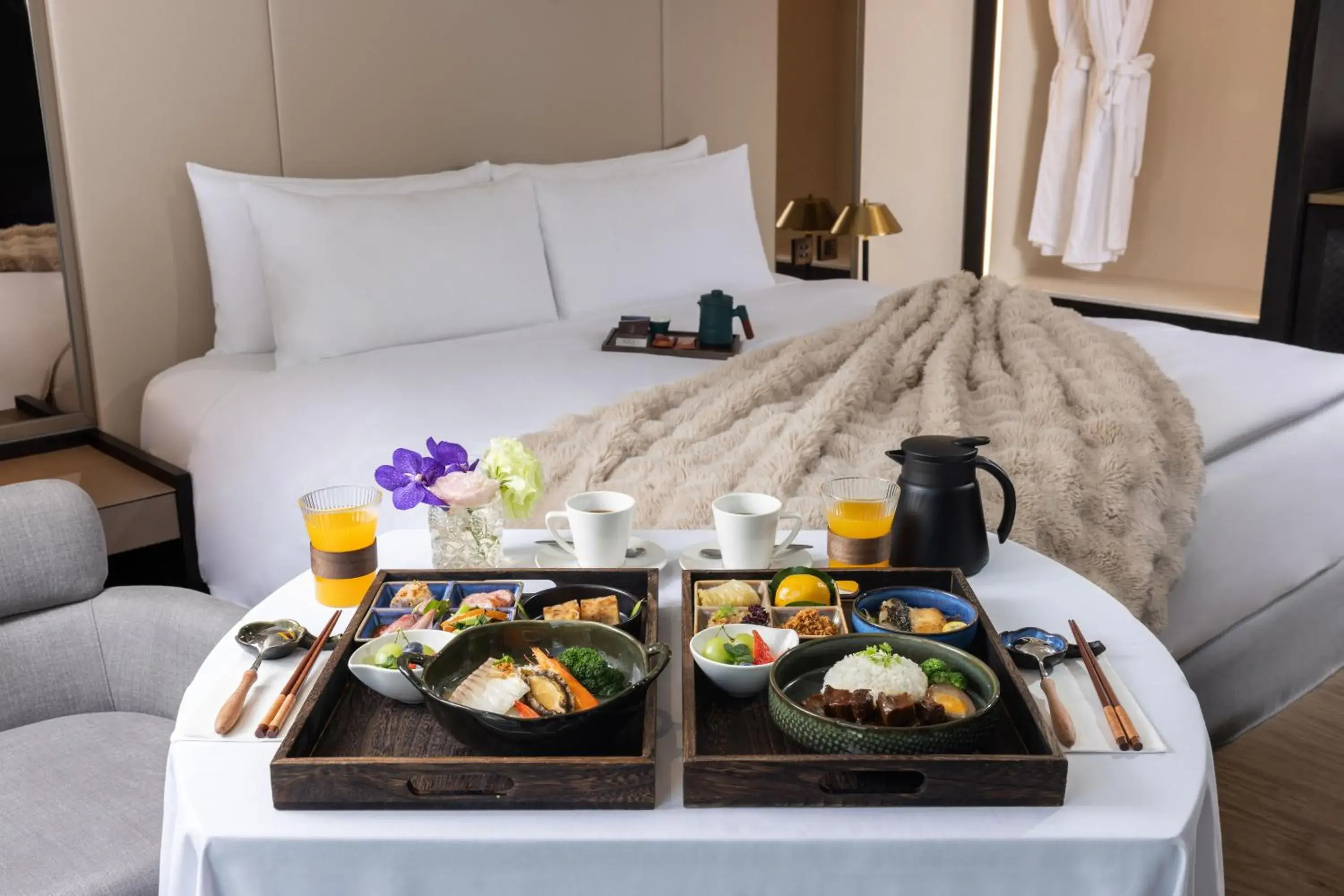 Food and drinks, Bed in Voyage Kaohsiung By Cosmos Oasis Food and drinks, Bed in Voyage Kaohsiung By Cosmos Oasis