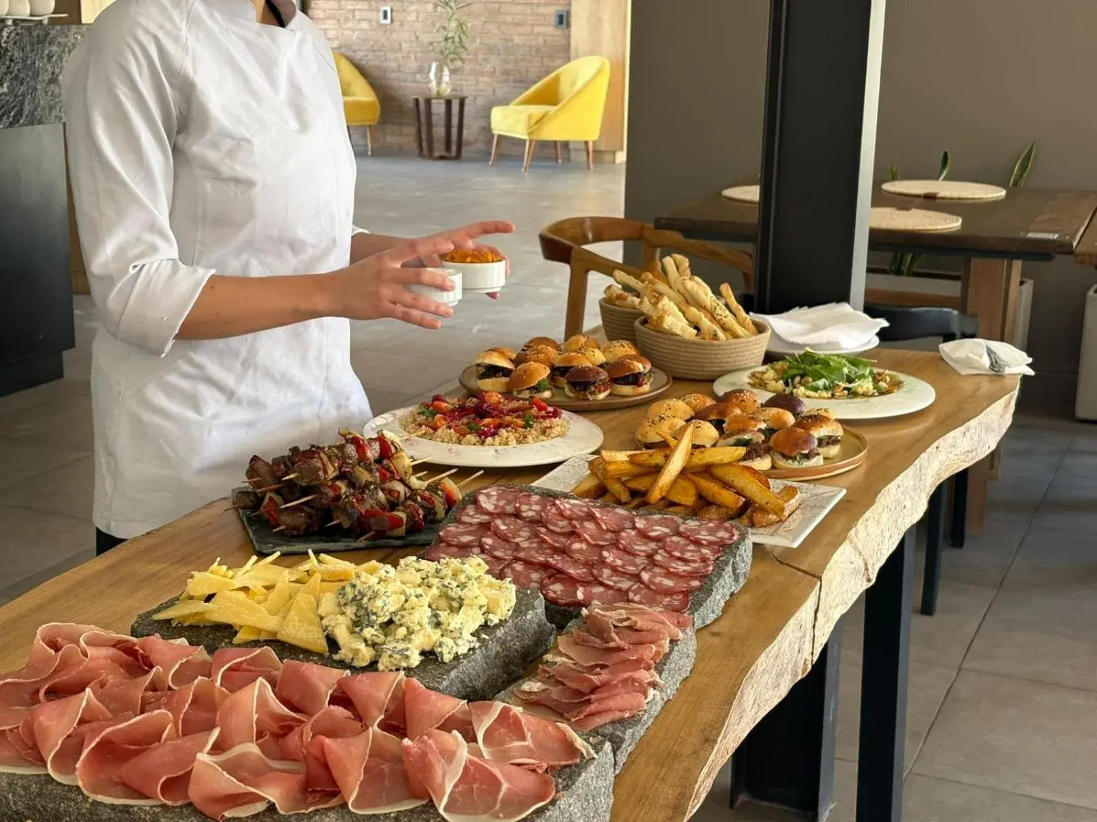 Restaurant/places to eat in Amerian Chacras de Coria Restaurant/places to eat in Amerian Chacras de Coria