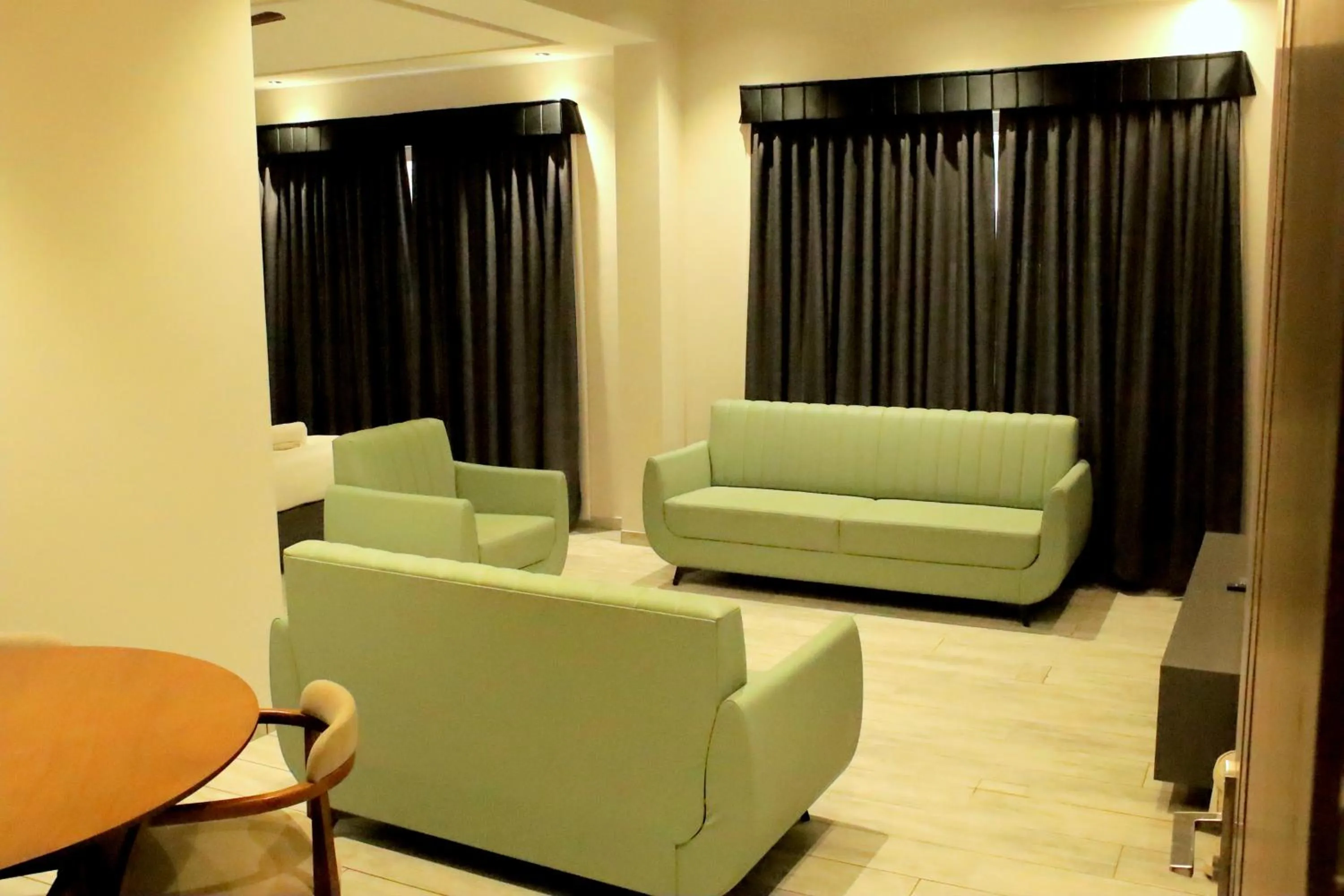 Living room in Hotel Statusinn, Ichalkaranji