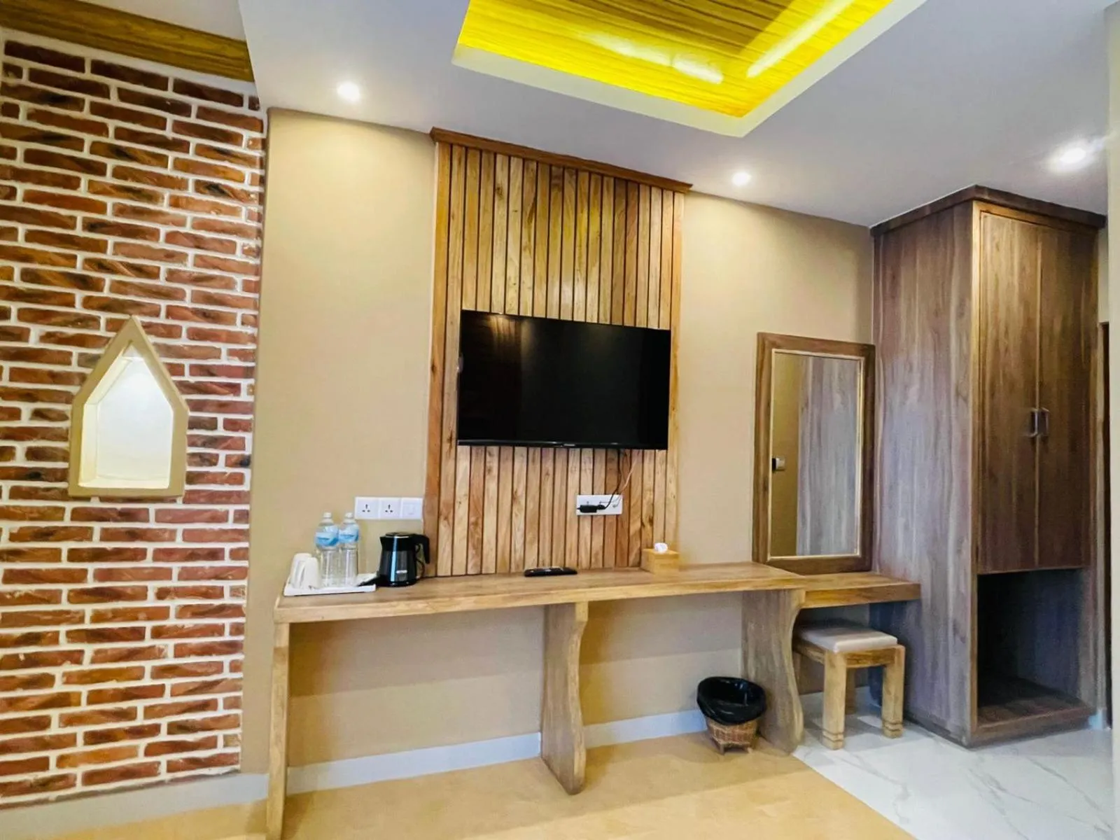 TV and multimedia in Hotel Matina Suites