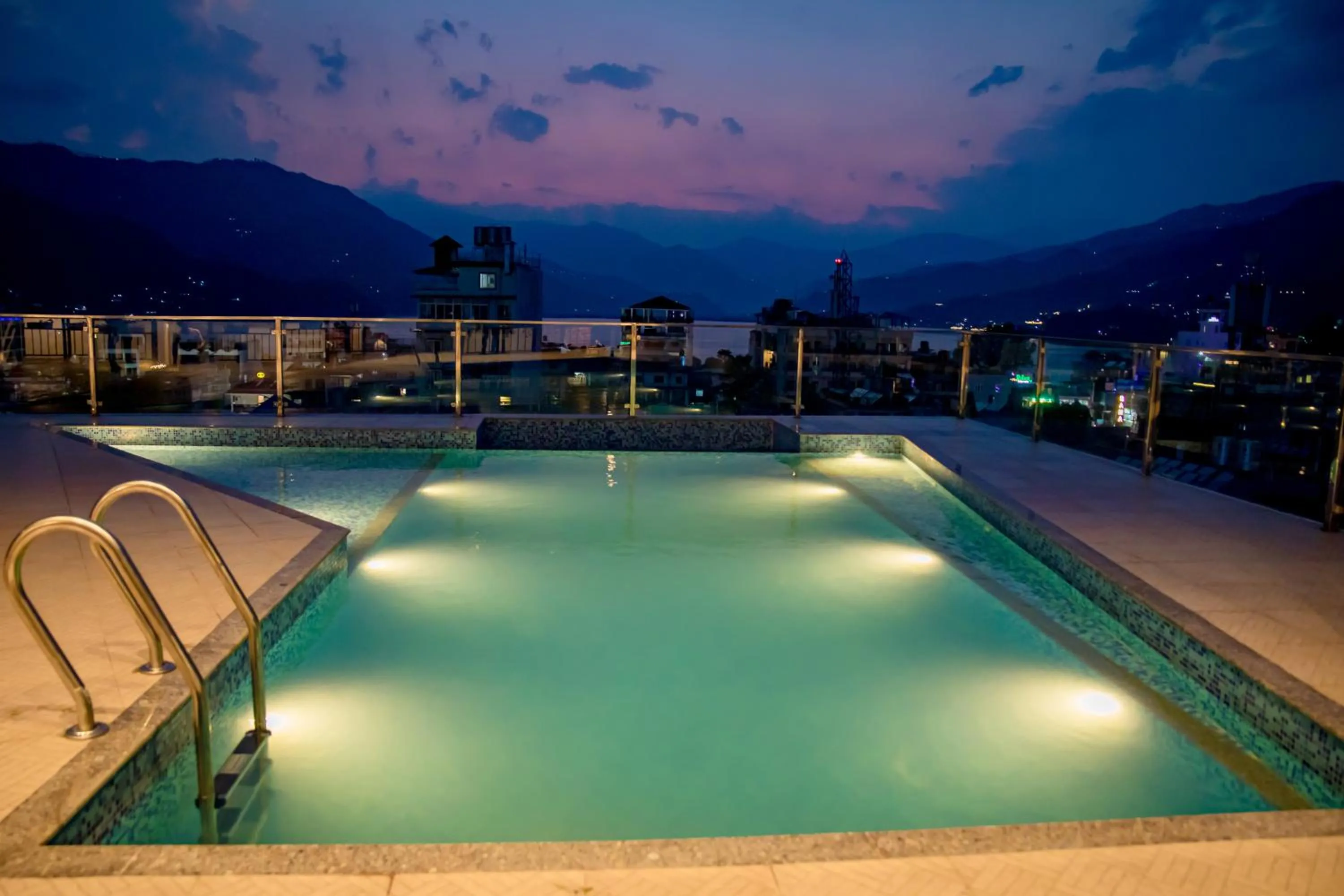 Swimming pool in Hotel Matina Suites