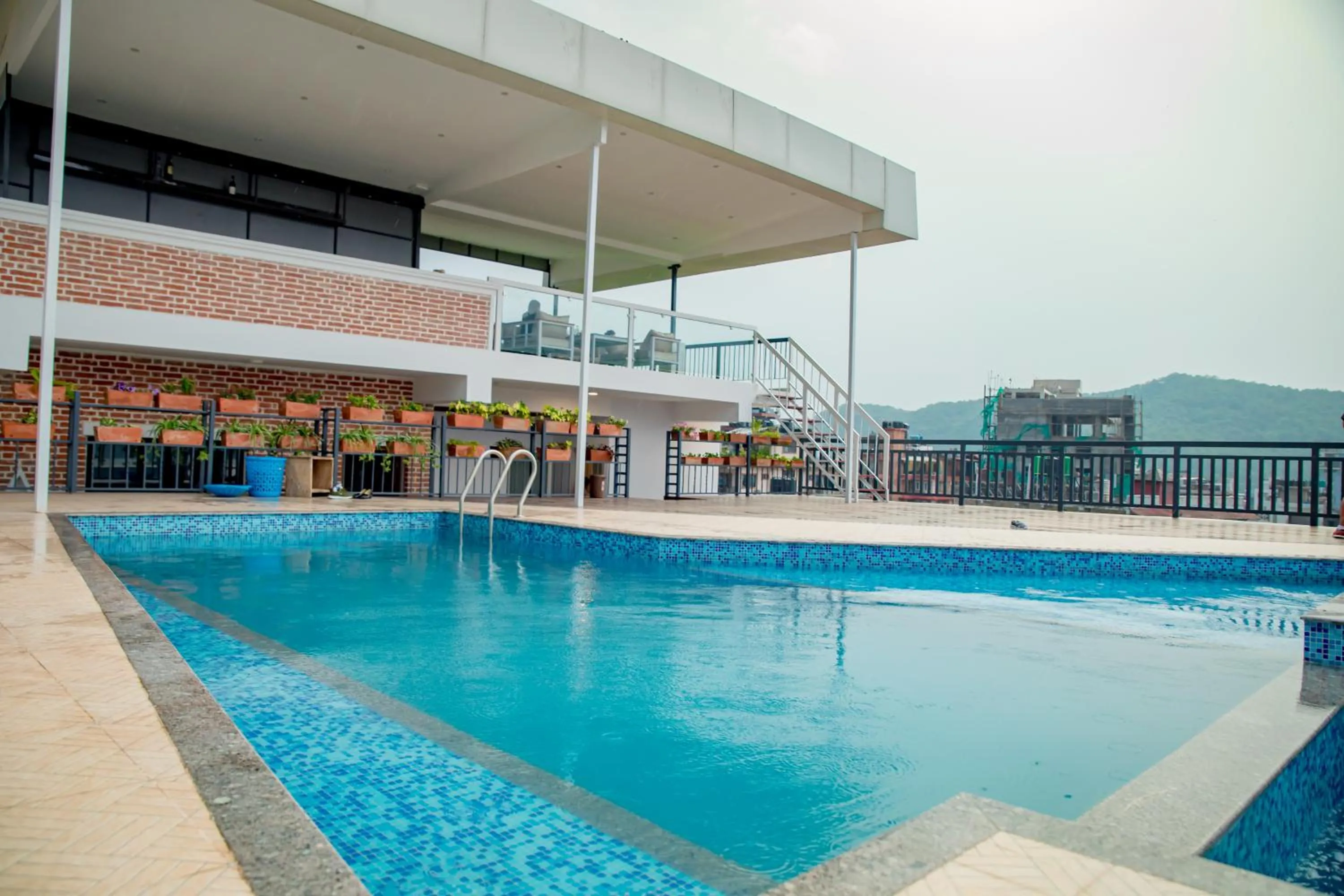 Swimming pool in Hotel Matina Suites