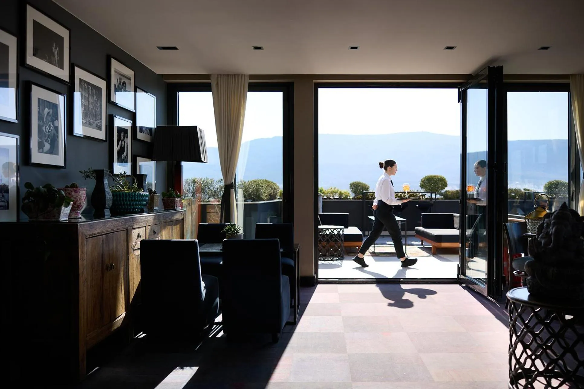 Restaurant/places to eat in President Hotel Athens