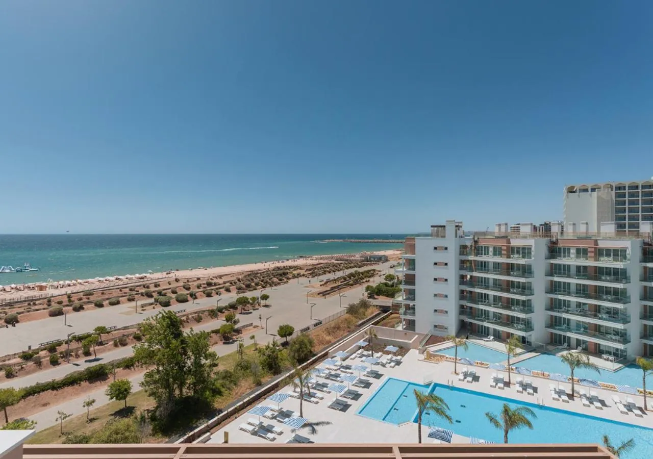 Property building in Dom Pedro Residences