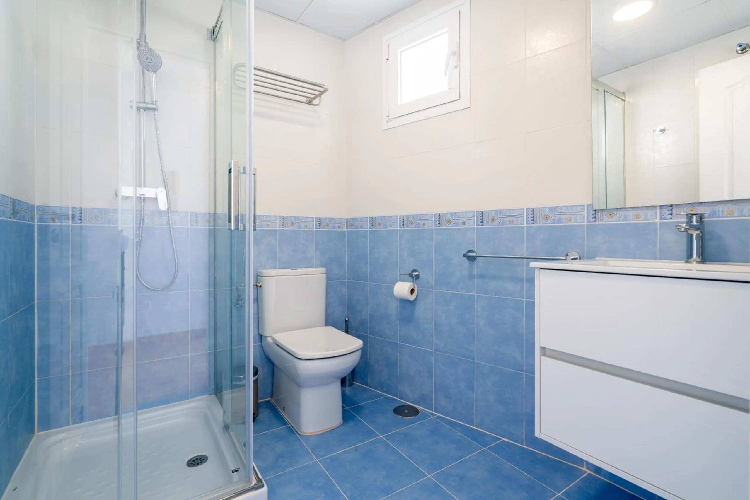 Shower in AlmeriaSuite Mojacar Breeze Apartments