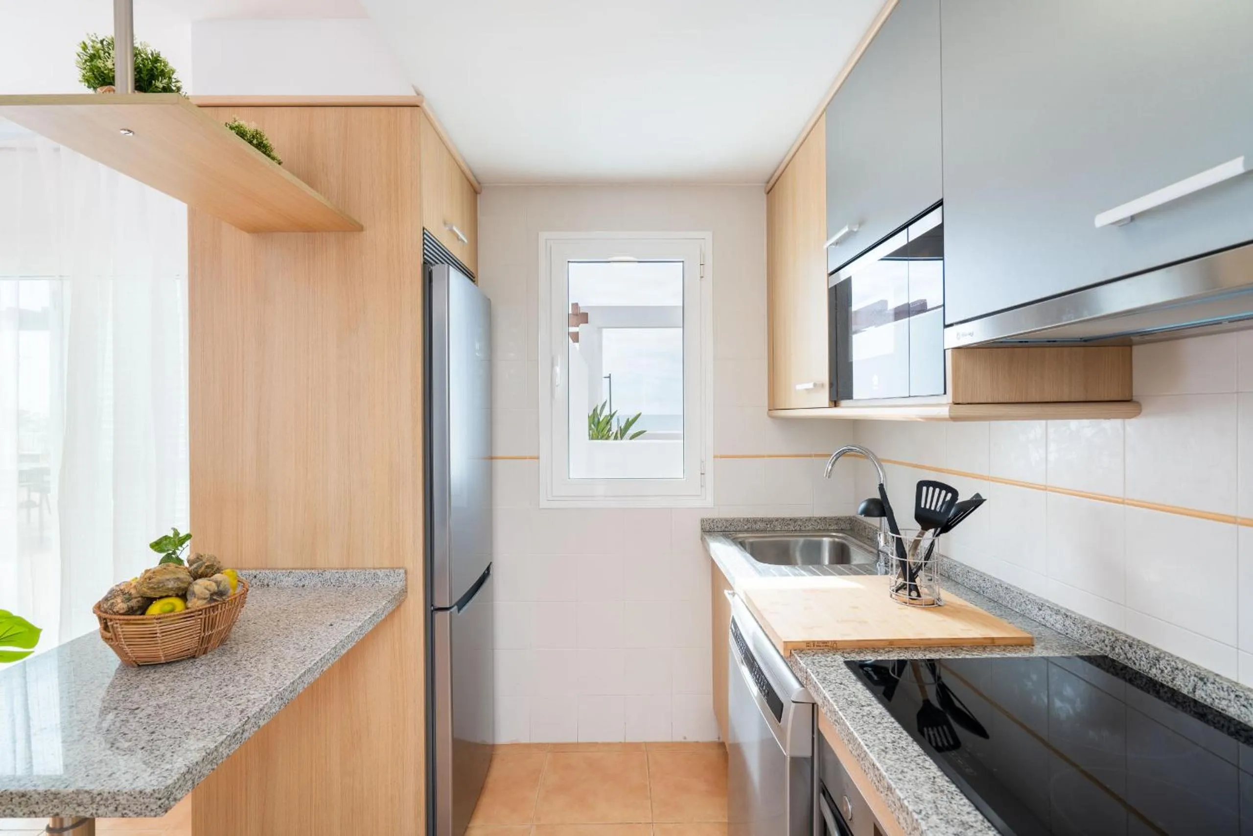 Kitchen or kitchenette in AlmeriaSuite Mojacar Breeze Apartments