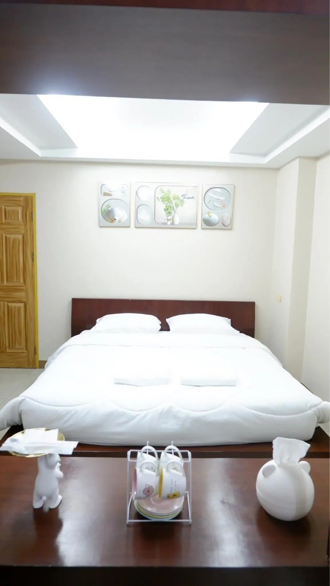 Bed in Shi-ro-i Poshtel