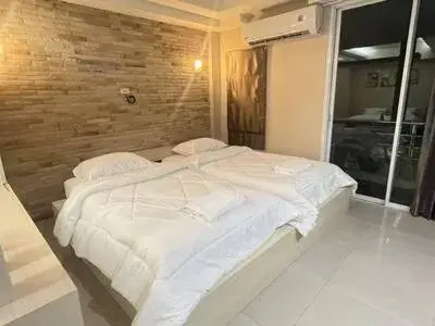 Bed in Shi-ro-i Poshtel Bed in Shi-ro-i Poshtel