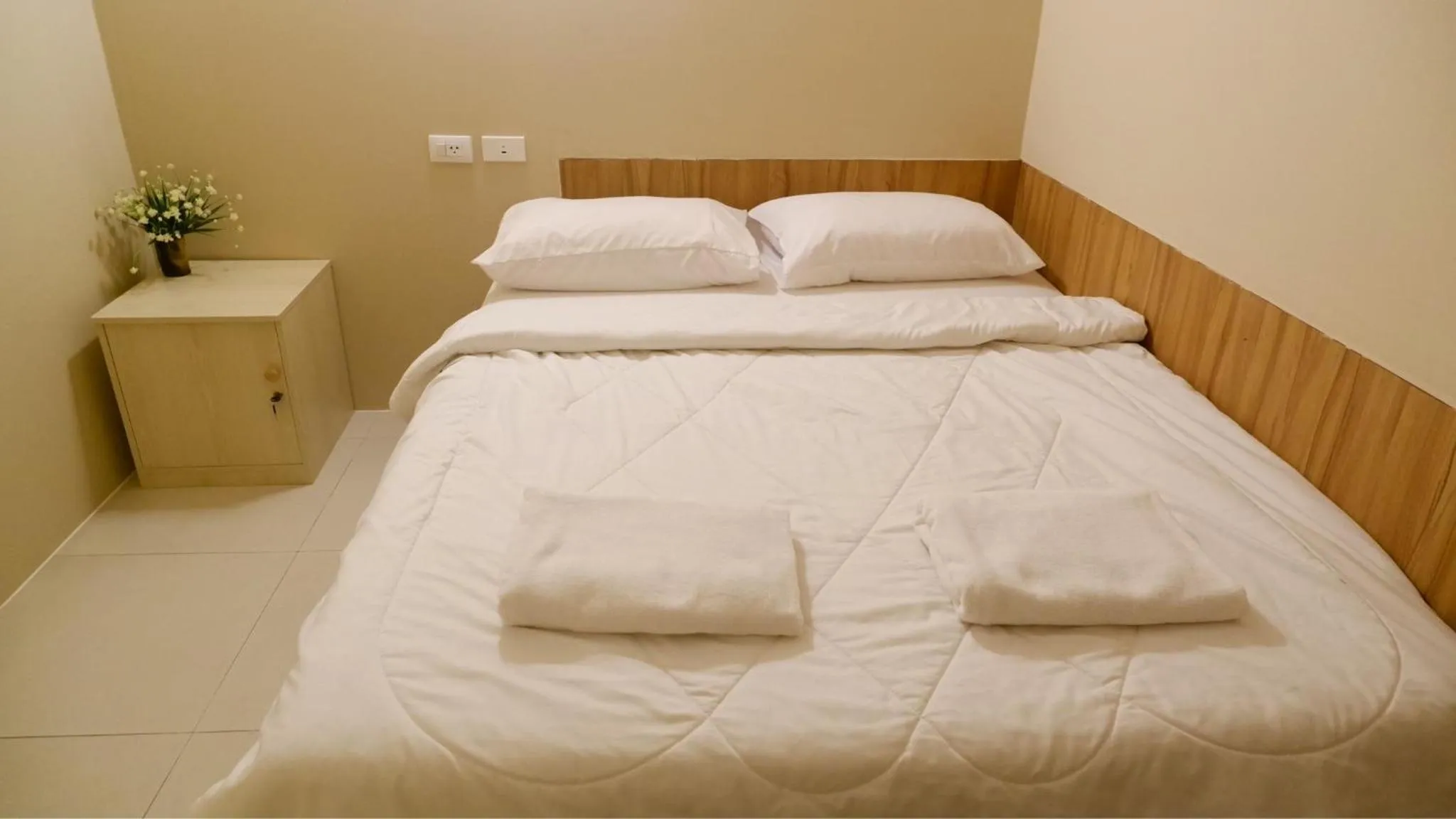 Bed in Shi-ro-i Poshtel