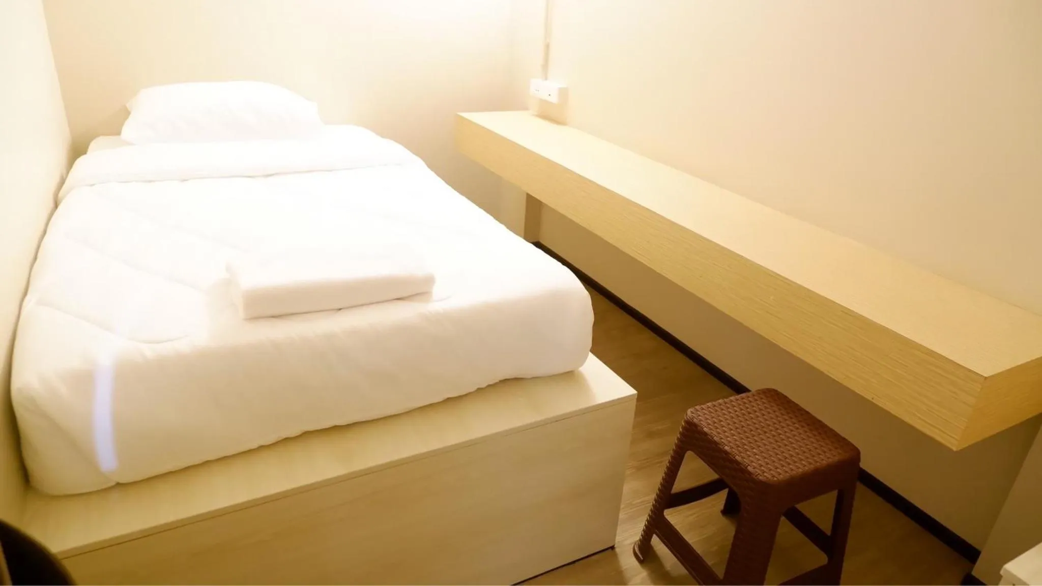 Bed in Shi-ro-i Poshtel