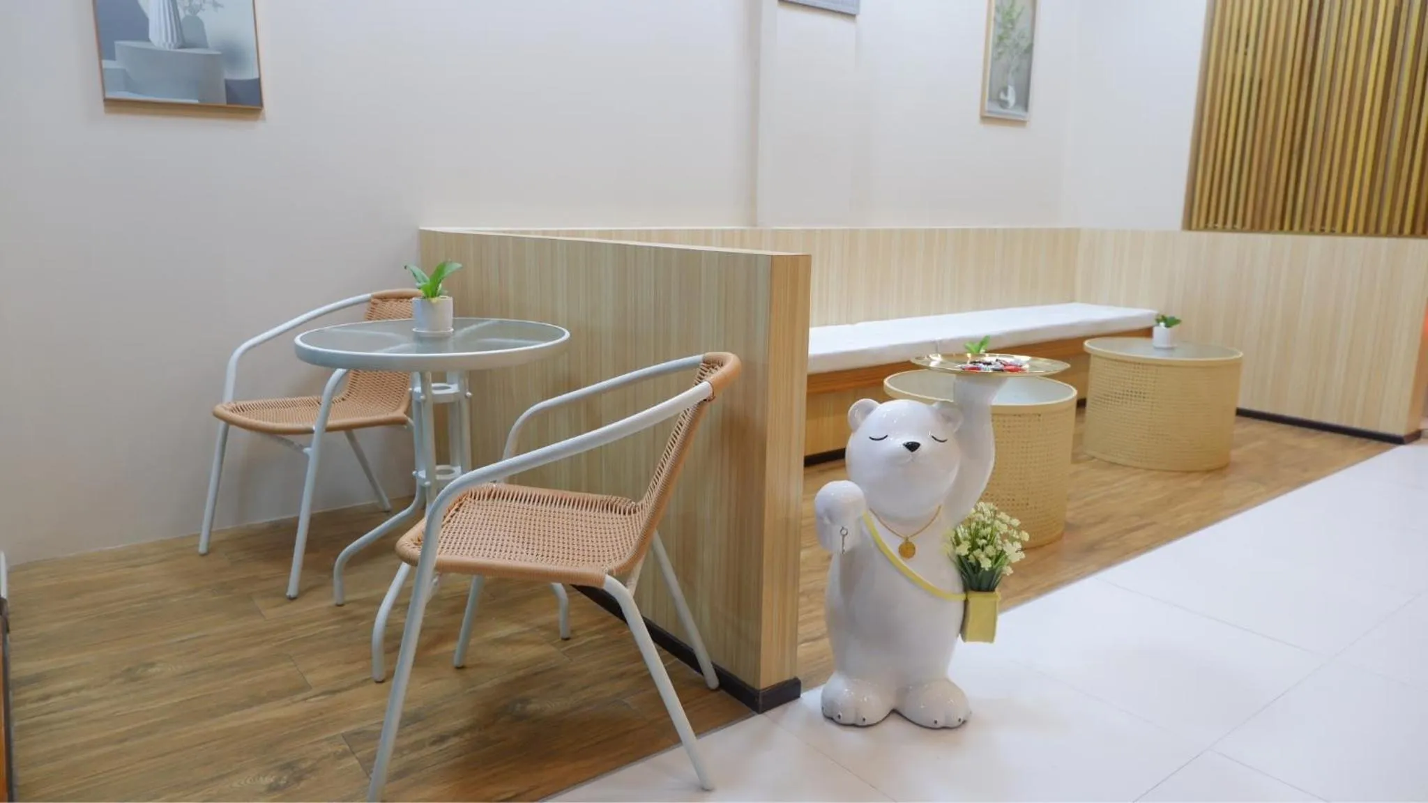 Lobby or reception in Shi-ro-i Poshtel