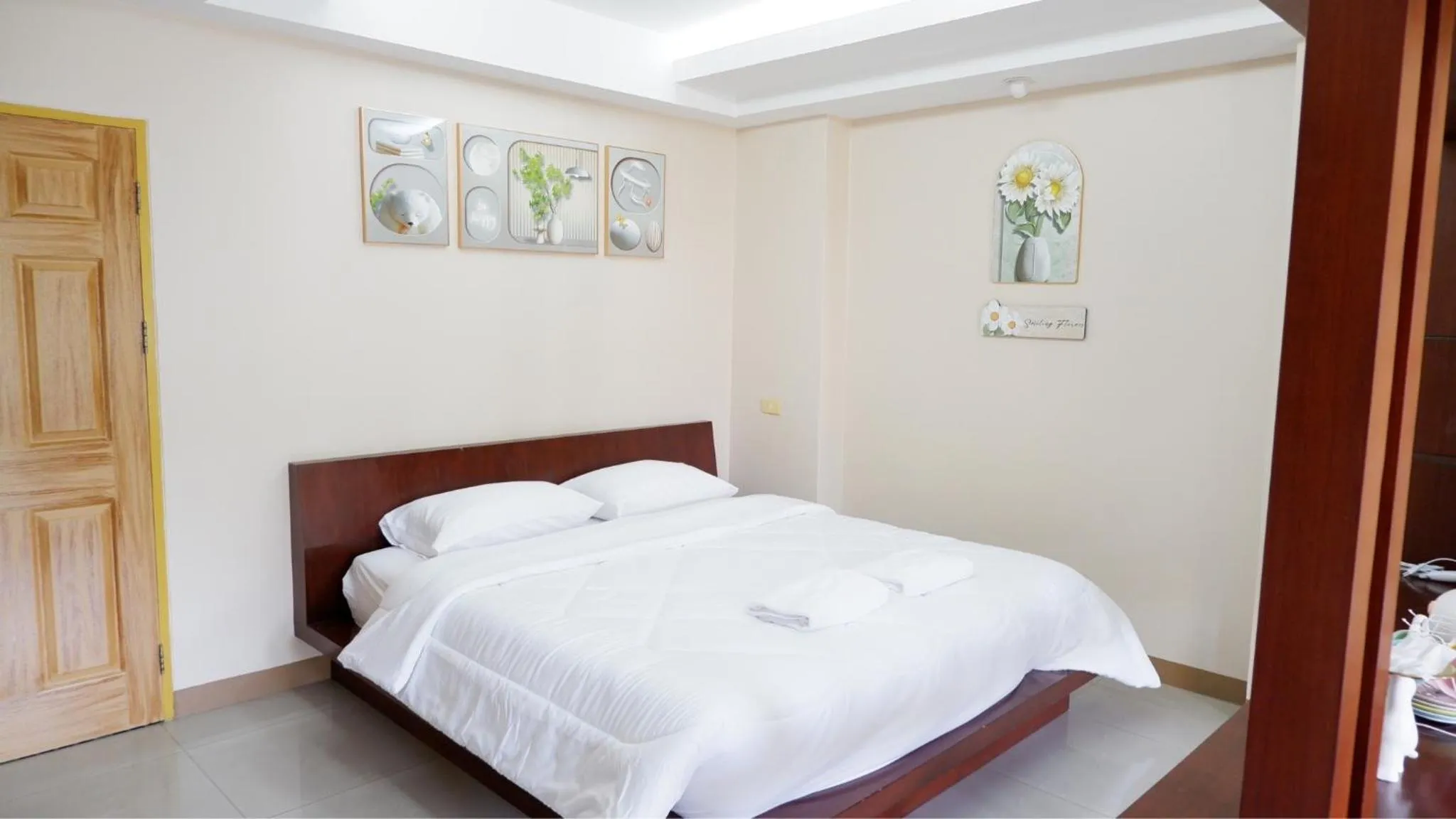 Bed in Shi-ro-i Poshtel