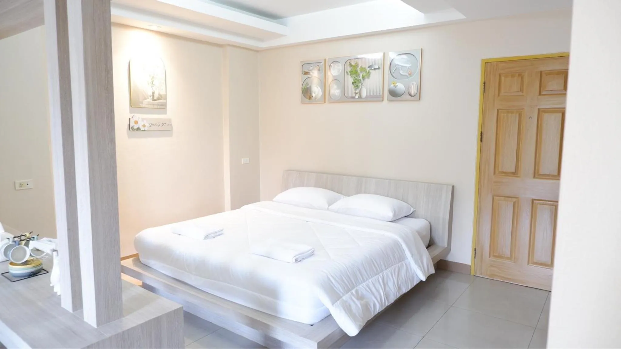 Bed in Shi-ro-i Poshtel