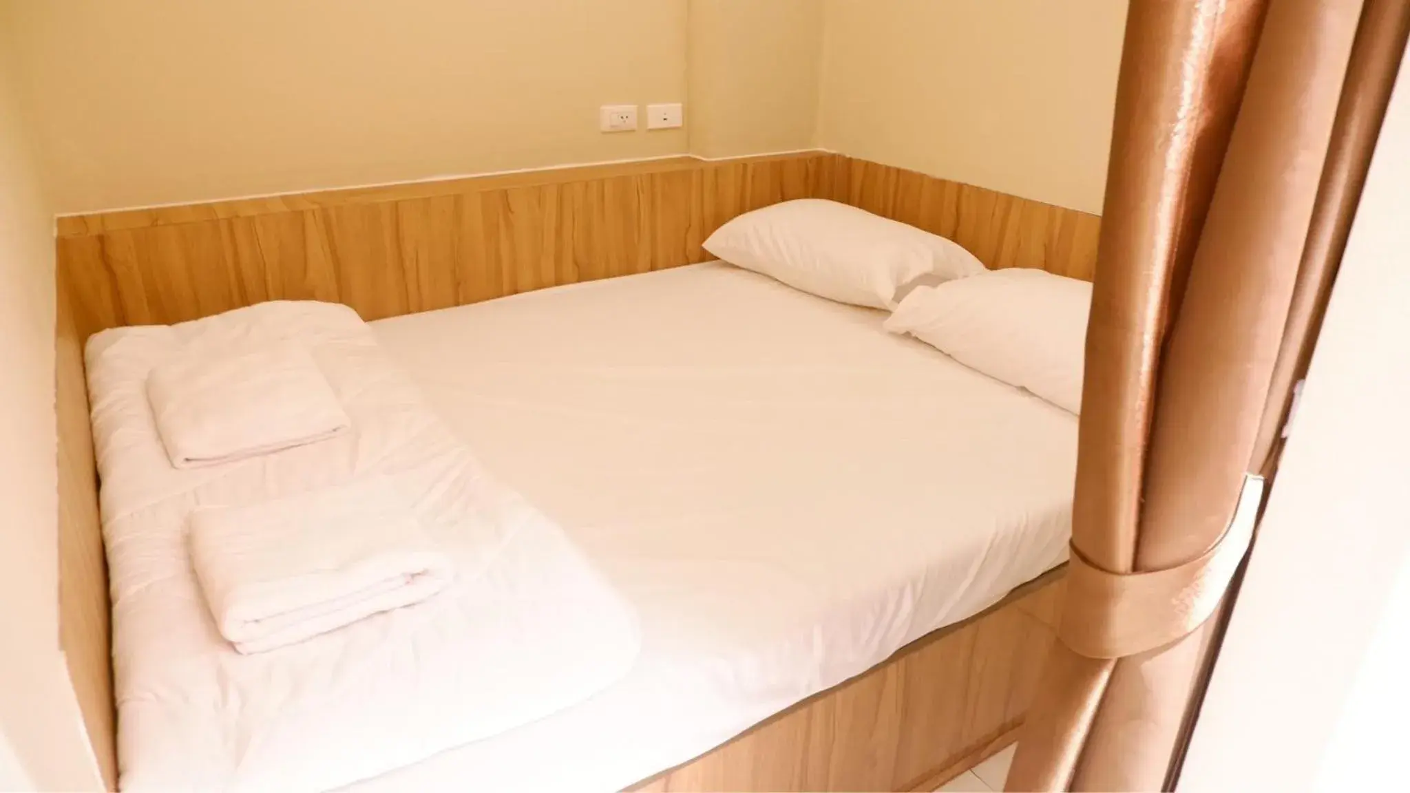 Bed in Shi-ro-i Poshtel Bed in Shi-ro-i Poshtel