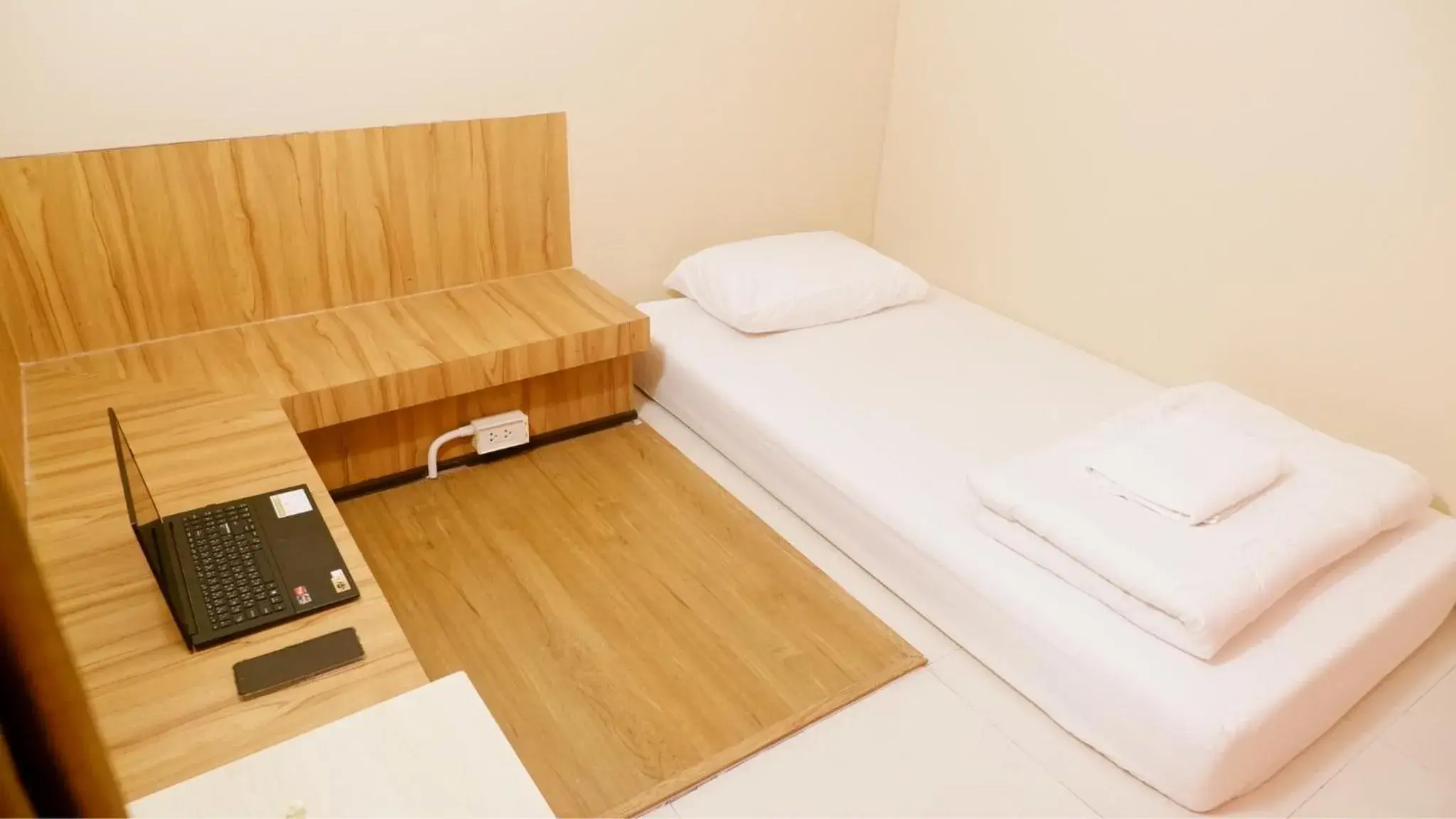 Bed in Shi-ro-i Poshtel Bed in Shi-ro-i Poshtel