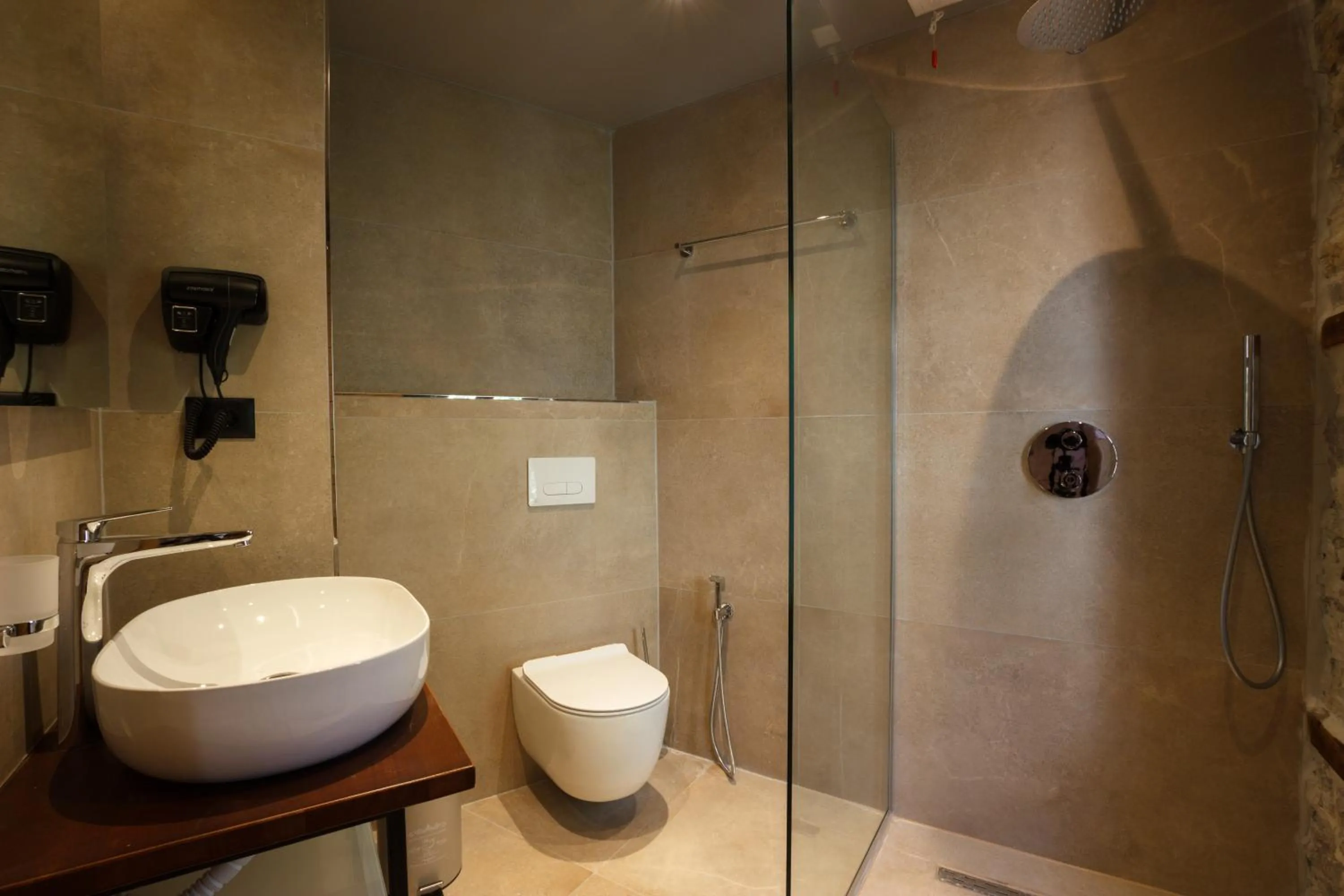 Shower in Furra Hotel