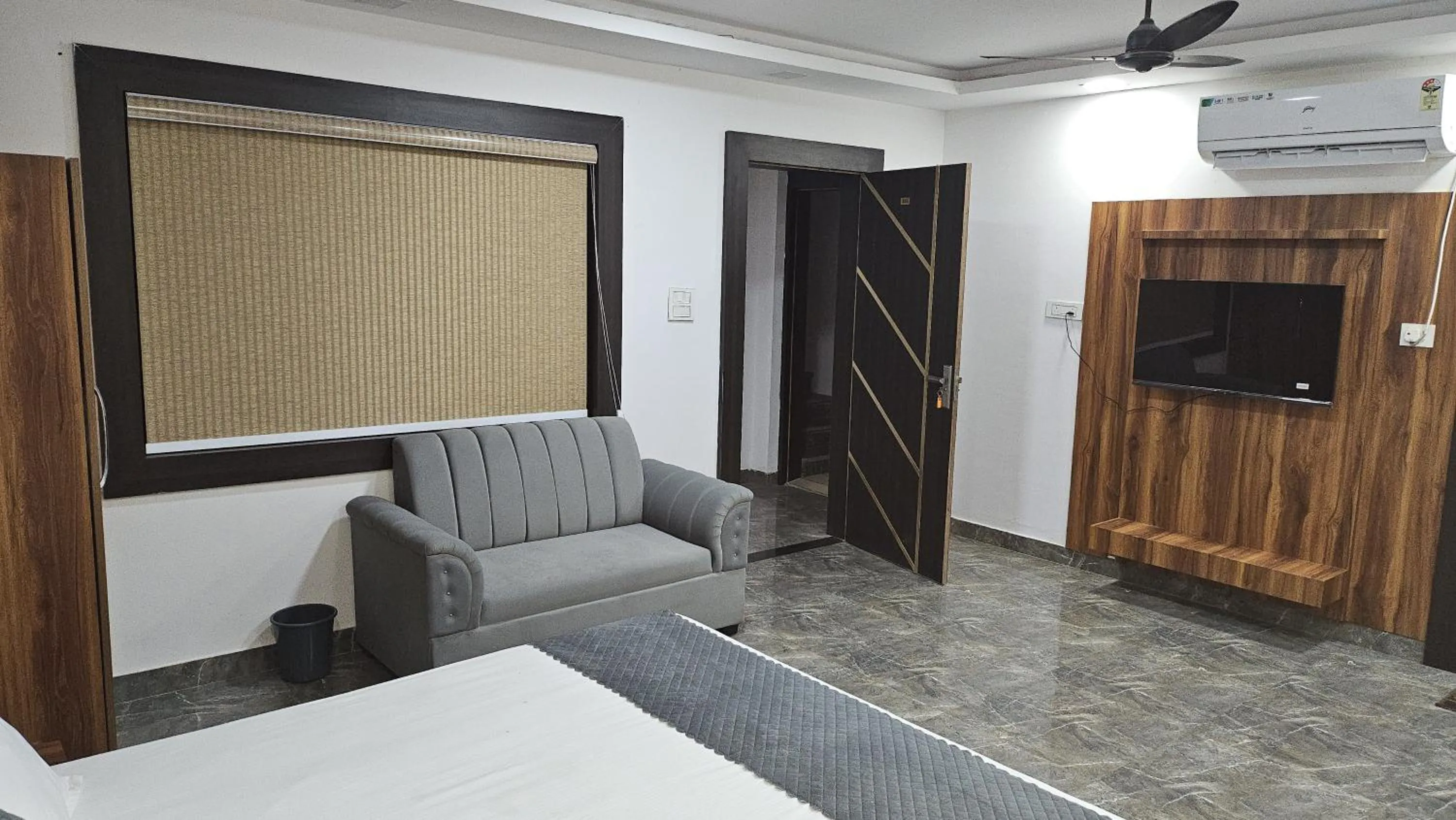 TV and multimedia, Bed in Jhansi Castle Inn