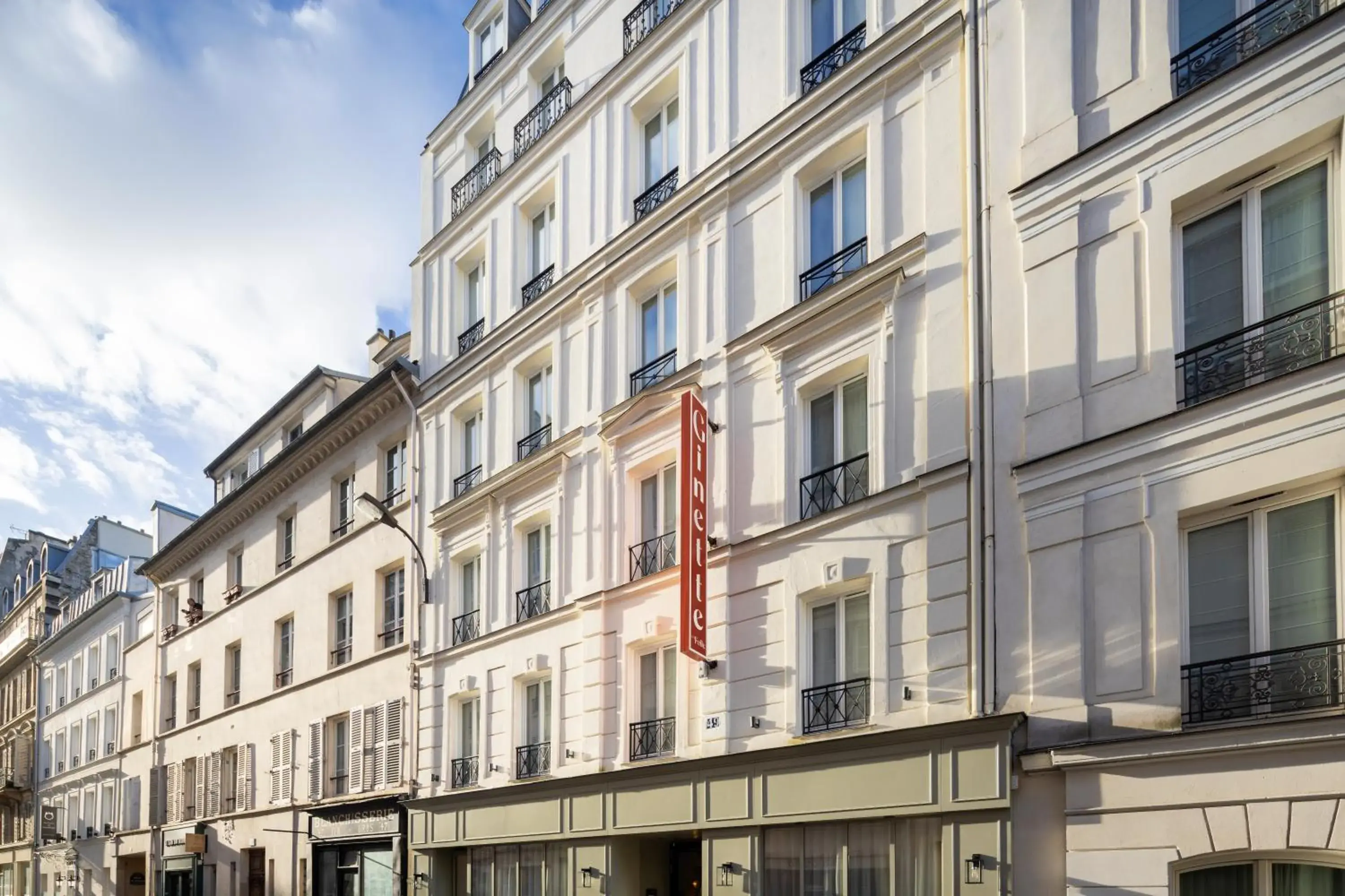 Property building in Hôtel Ginette à la Folie & Spa Property building in Hôtel Ginette à la Folie & Spa