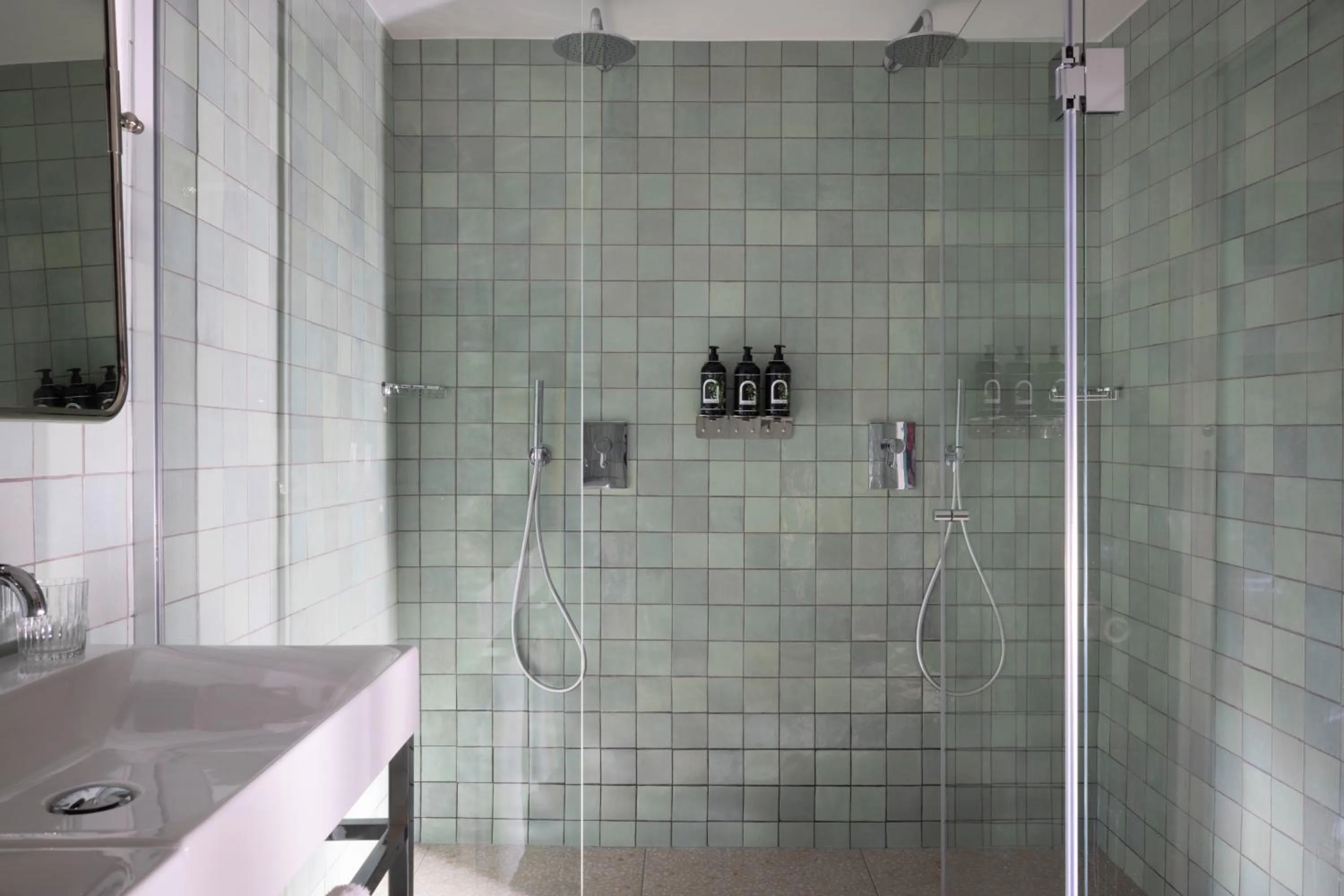 Bathroom in Hôtel Ginette à la Folie & Spa