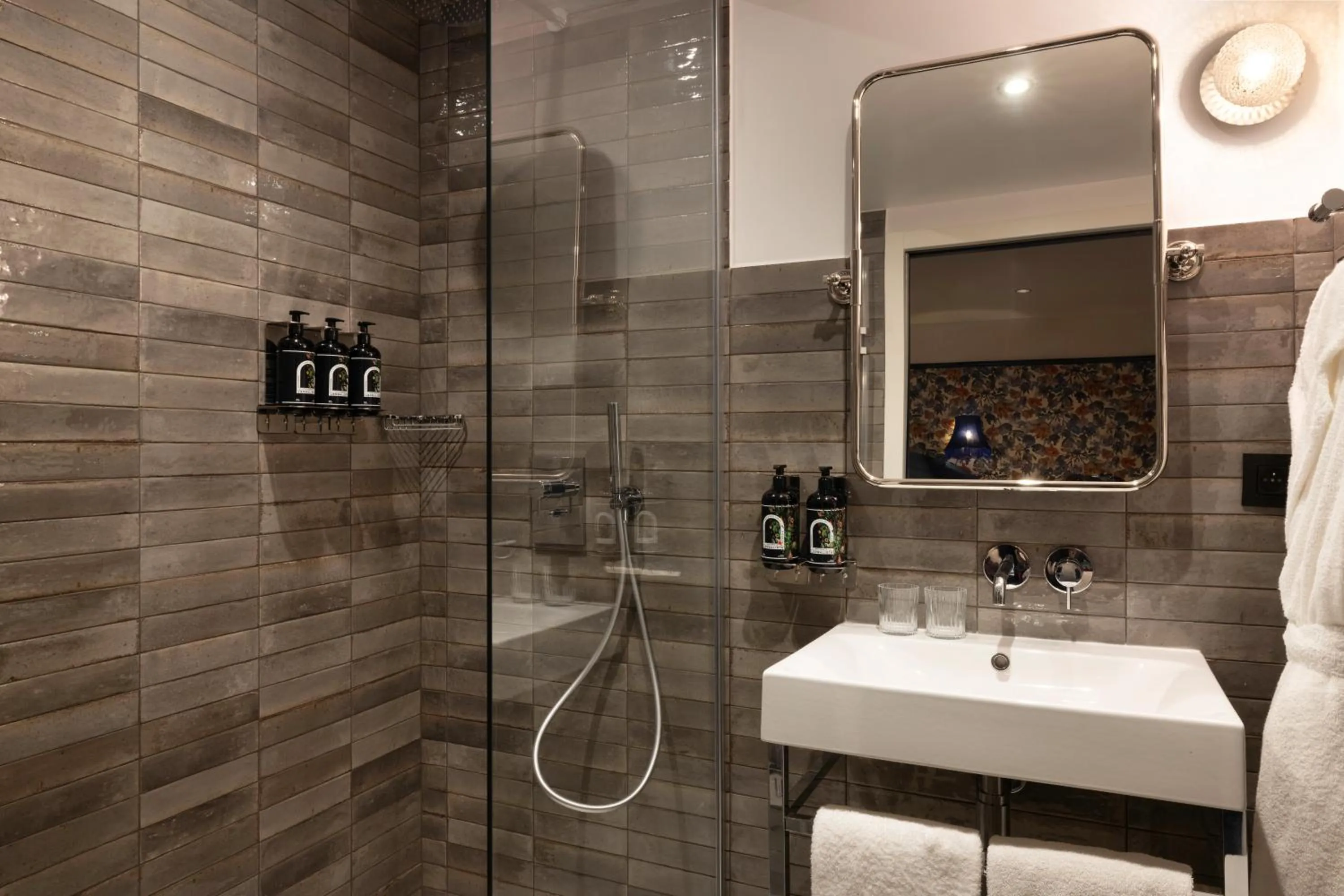 Bathroom in Hôtel Ginette à la Folie & Spa