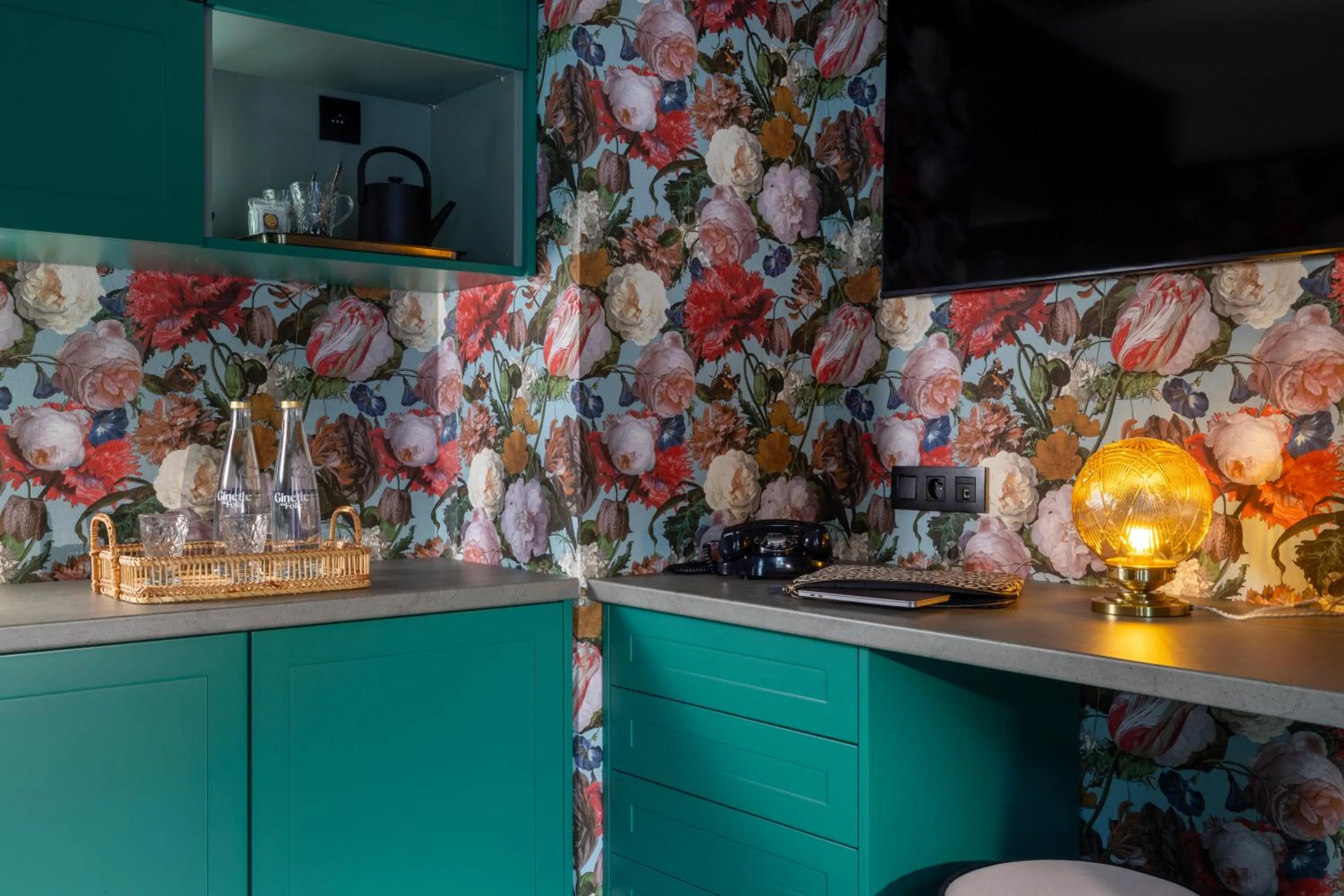 Kitchen or kitchenette in Hôtel Ginette à la Folie & Spa