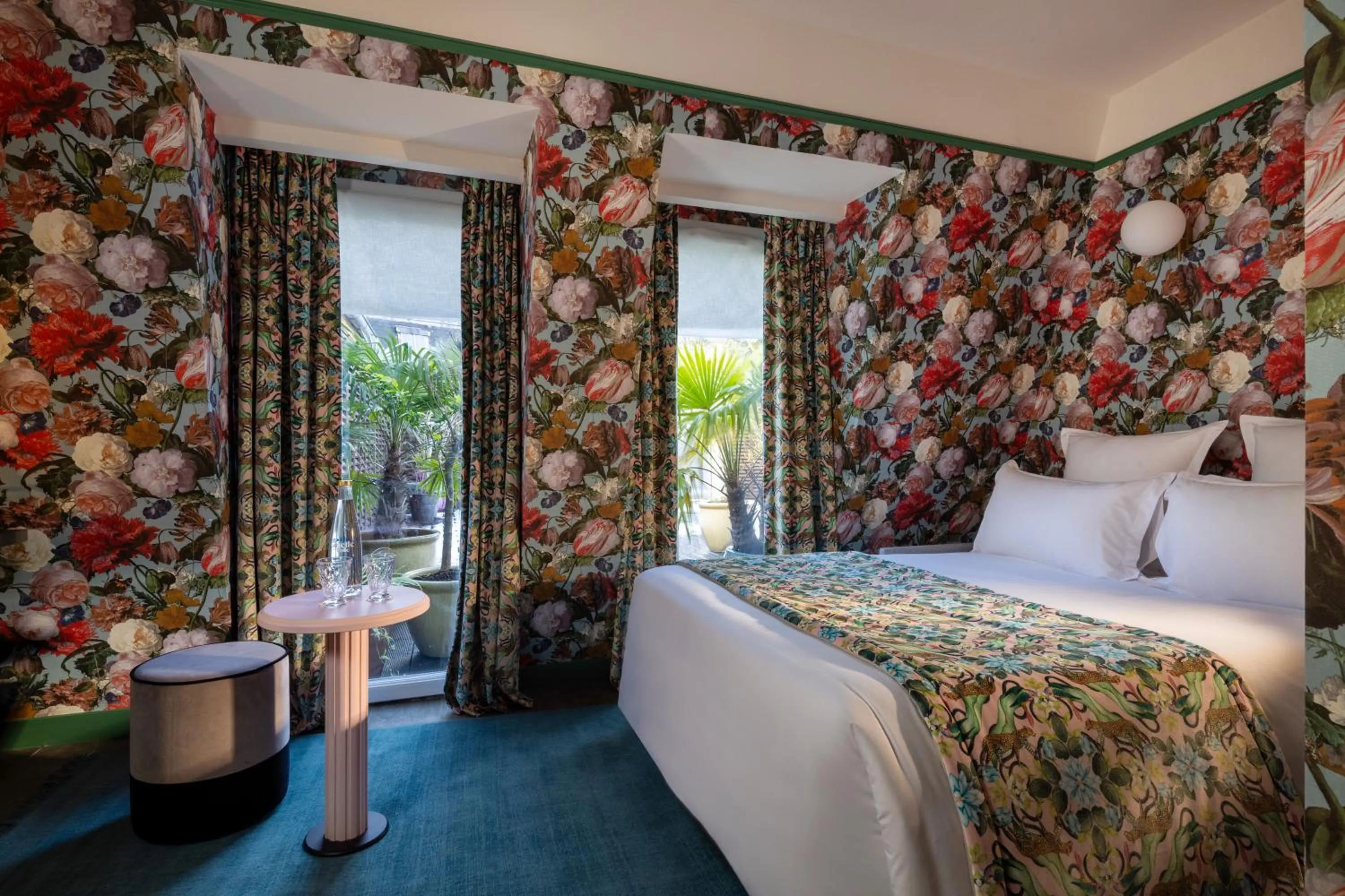 Bed in Hôtel Ginette à la Folie & Spa