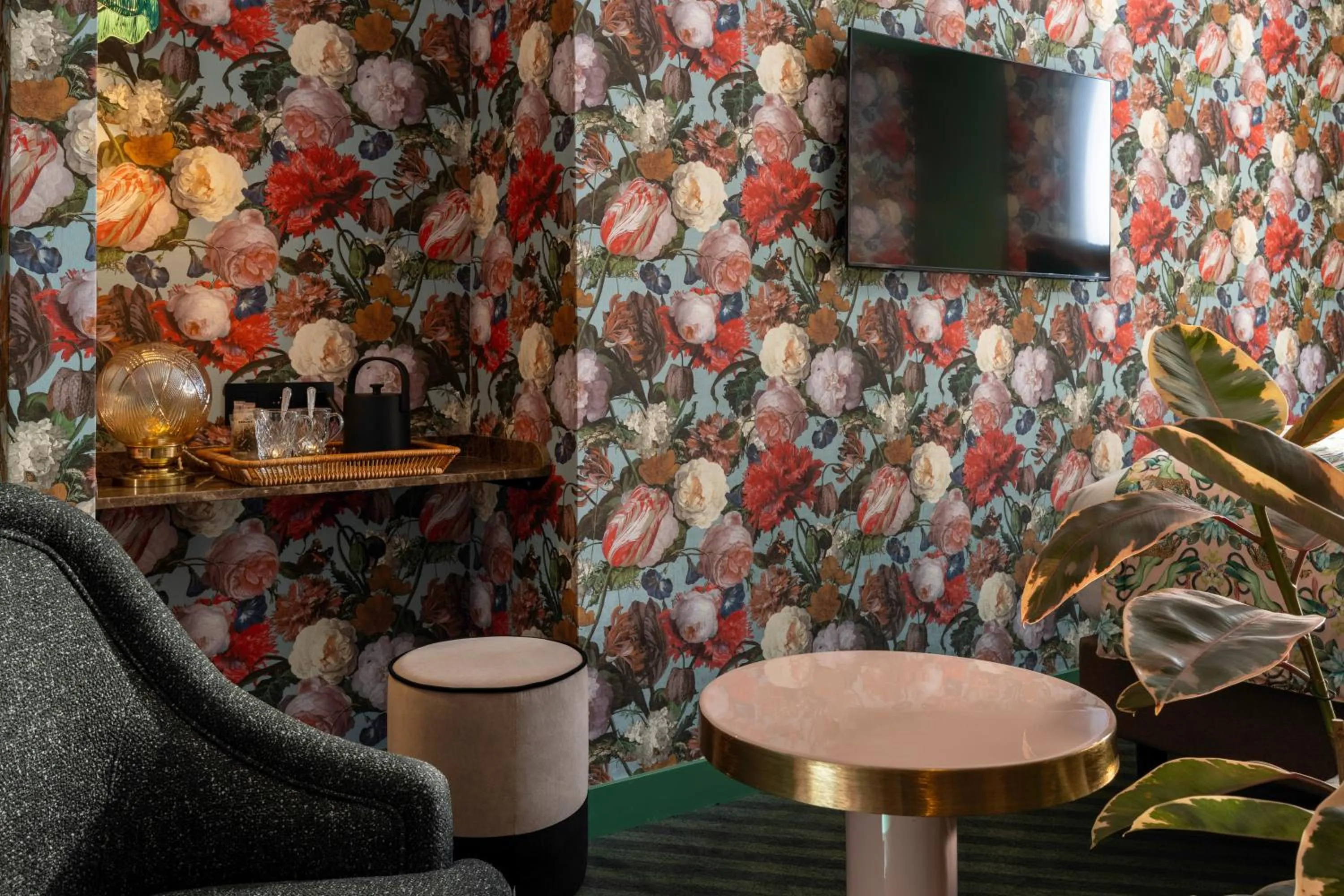 Seating area in Hôtel Ginette à la Folie & Spa