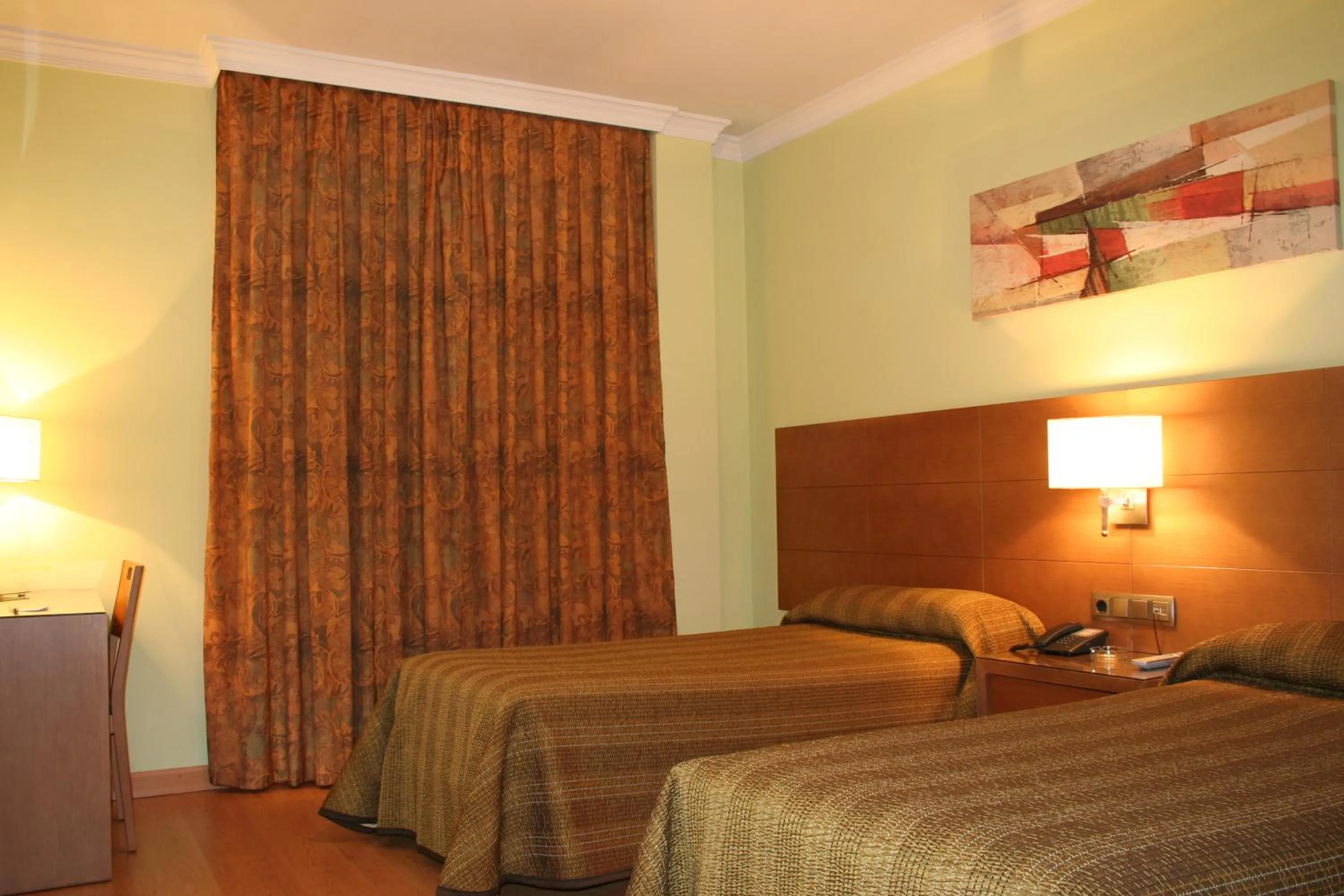 Bed in Hotel 4C Puerta Europa