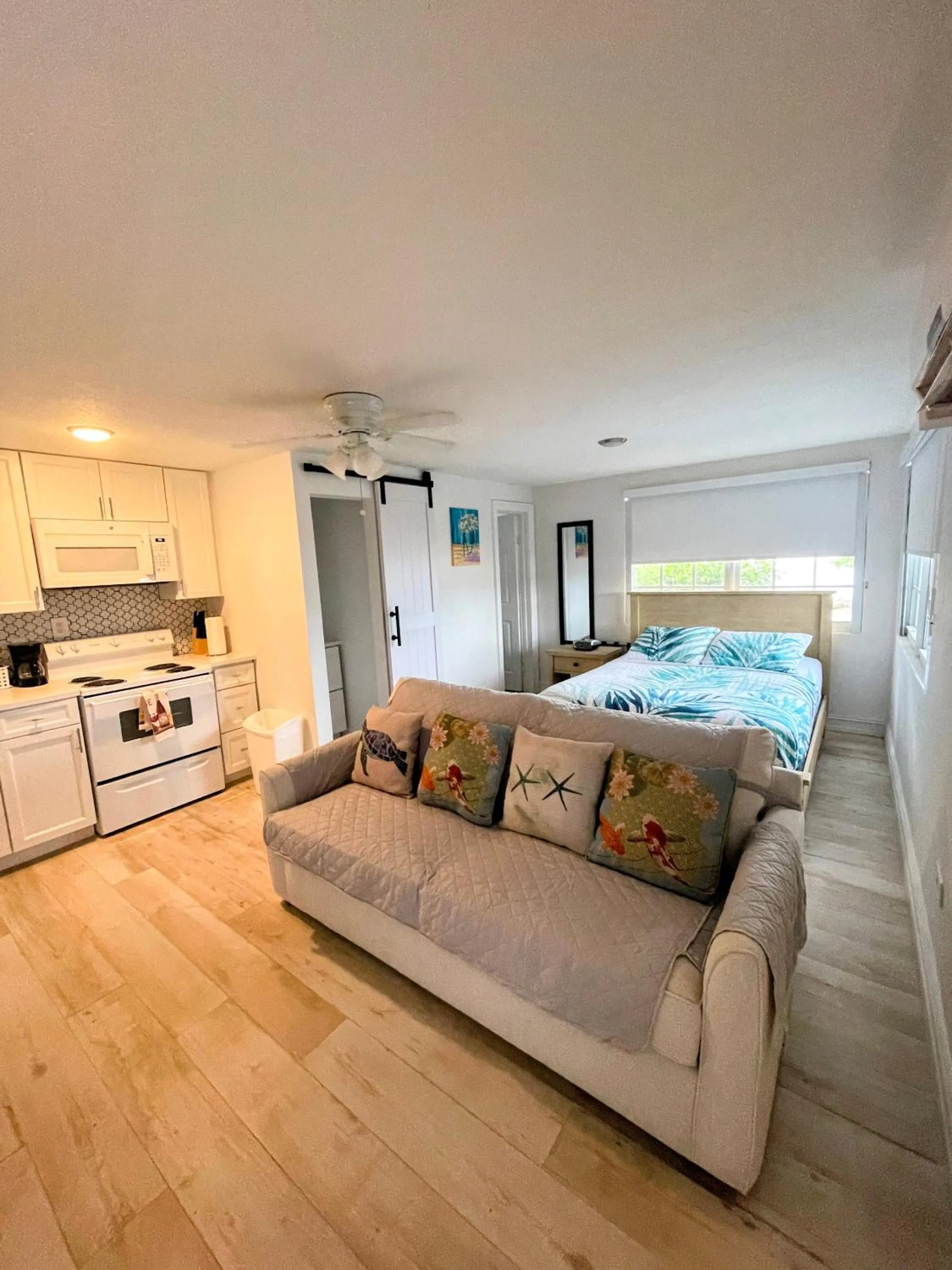 Kitchen or kitchenette, Bed in Kings Kamp