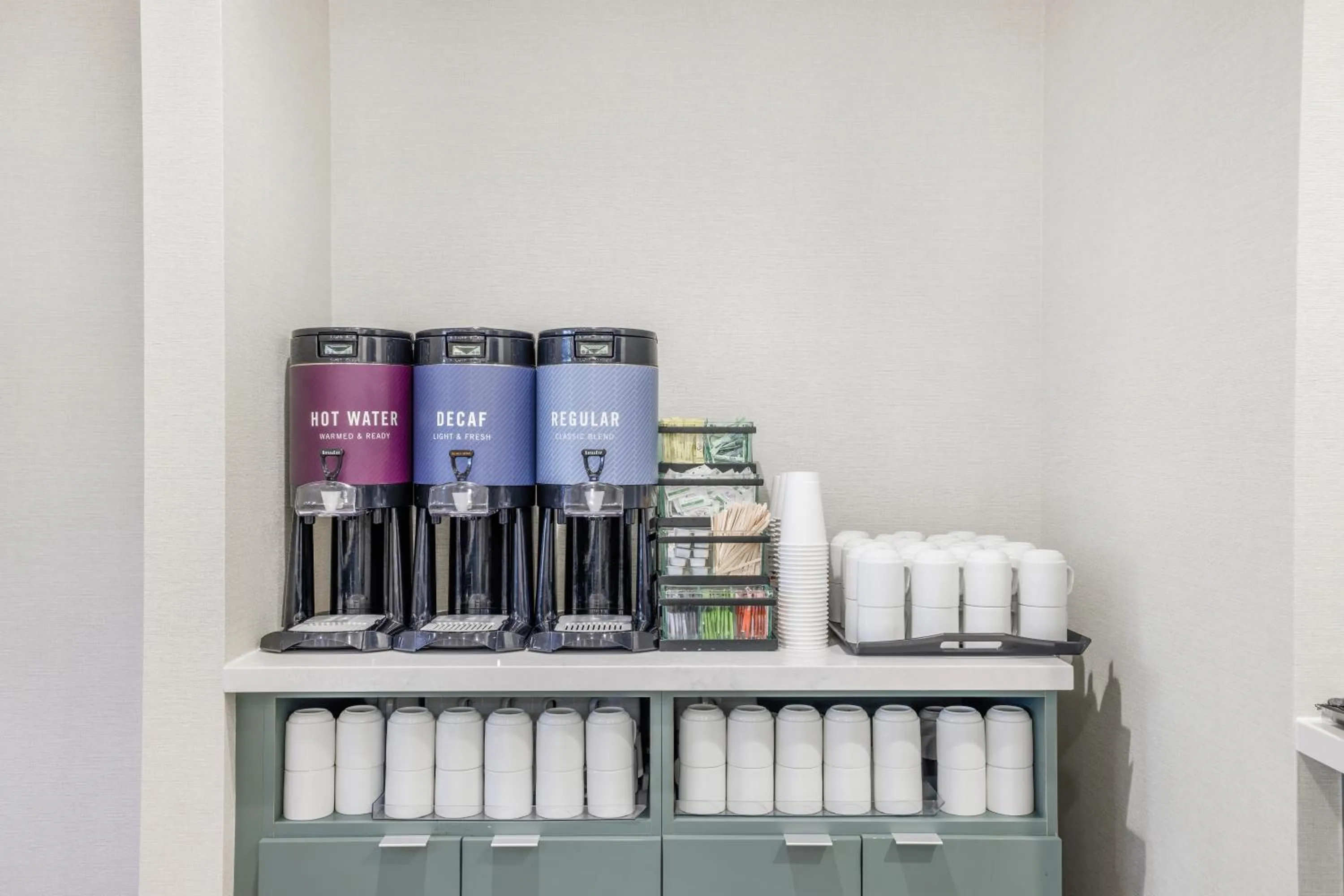 Coffee/tea facilities in Hampton Inn Aurora Medical Center Denver