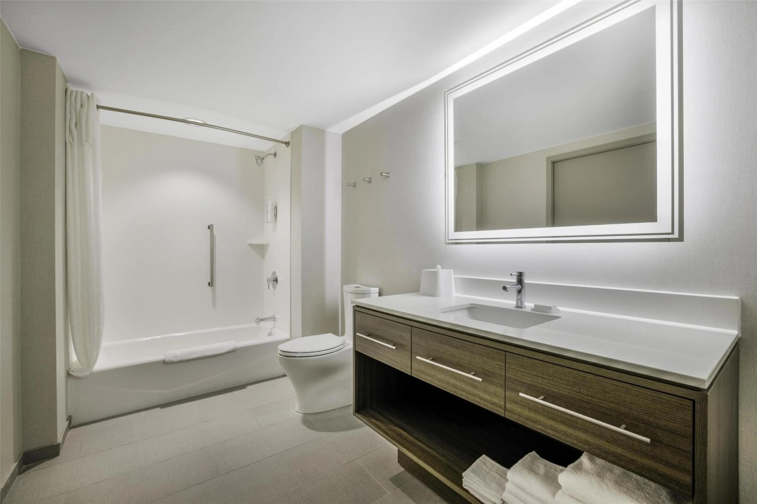 Bathroom in Home2 Suites By Hilton Aurora Medical Center Denver