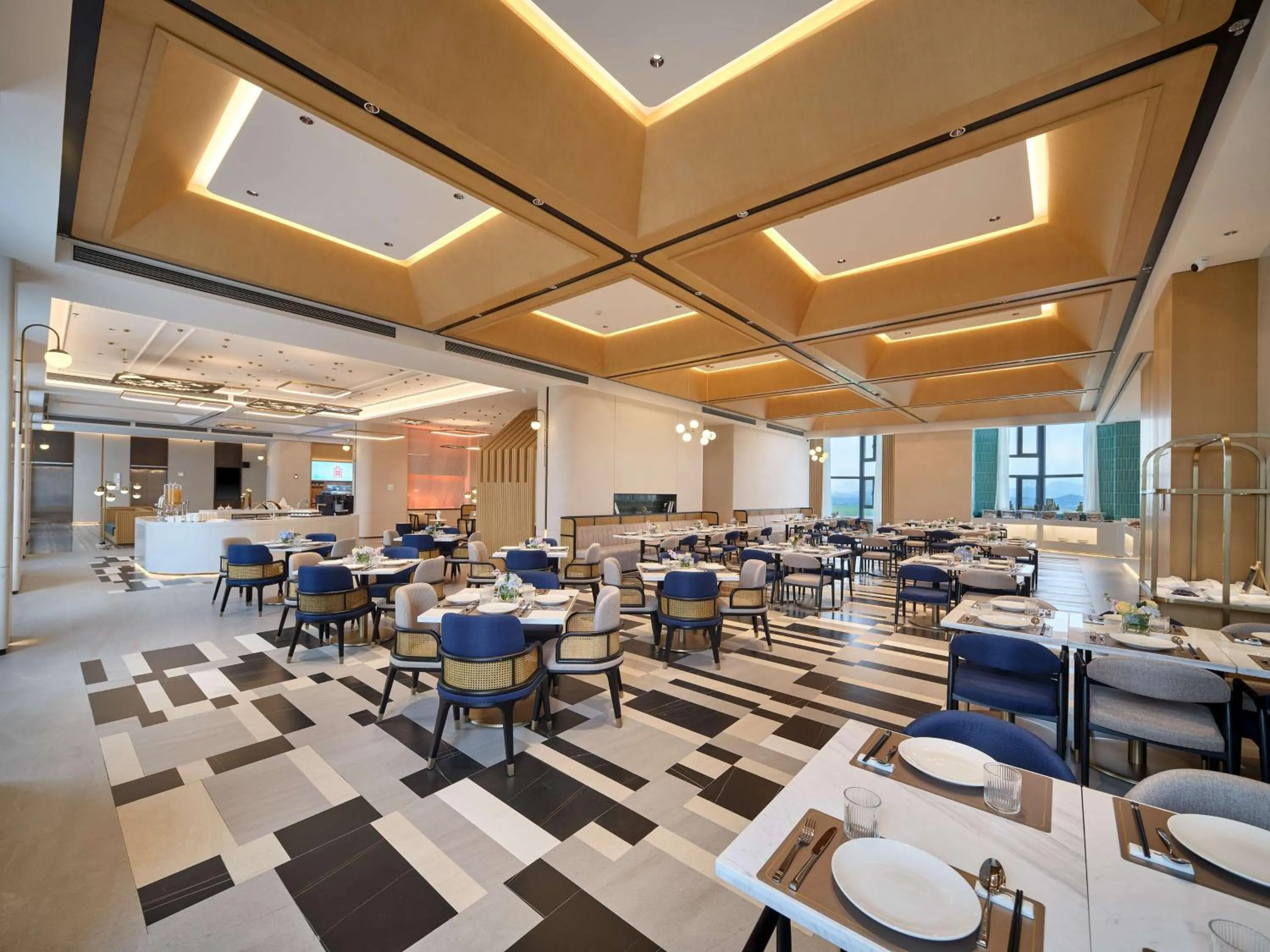 Restaurant/places to eat in Hilton Garden Inn Huludao Longxing Road