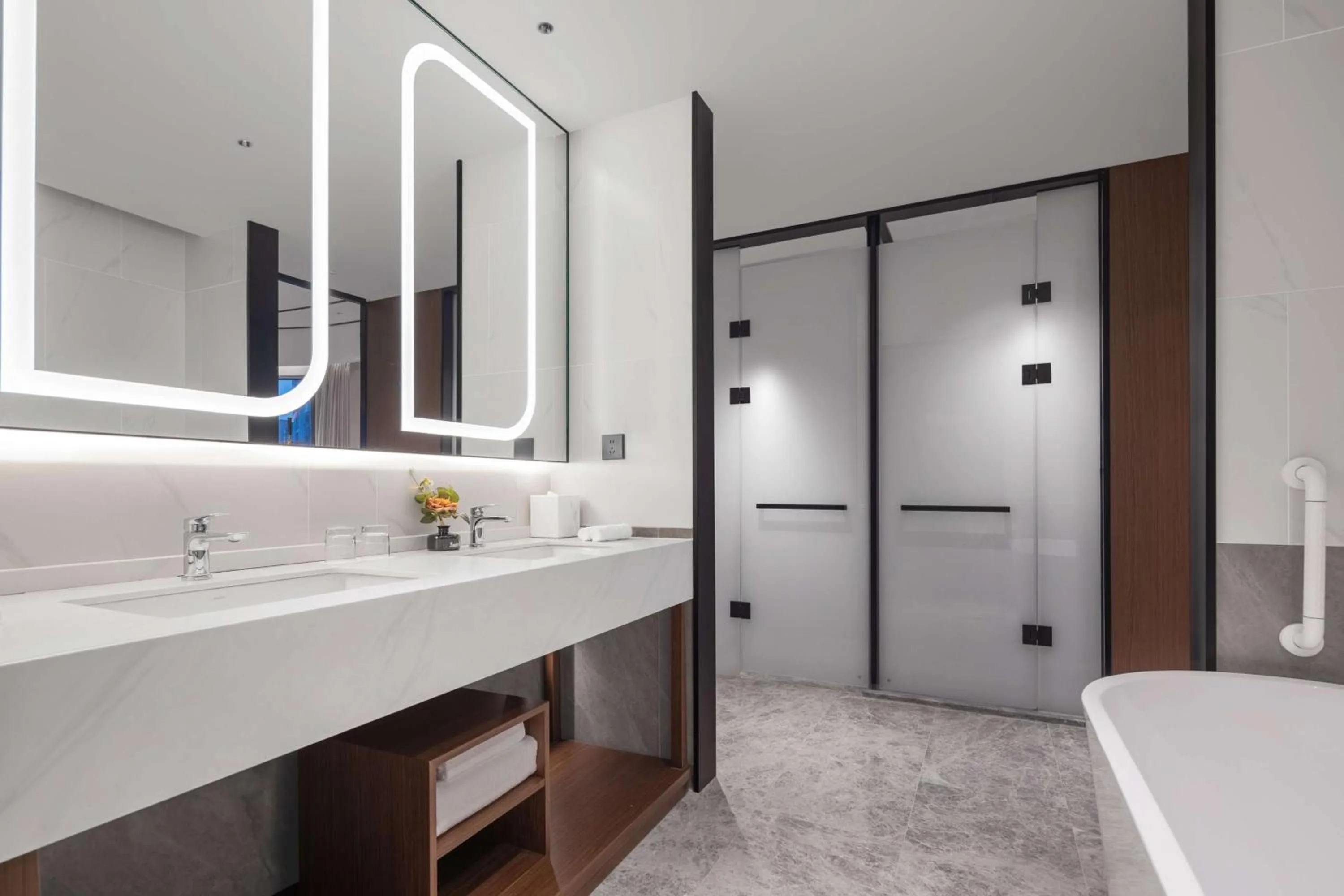 Bathroom in Hilton Garden Inn Yichang Yiling