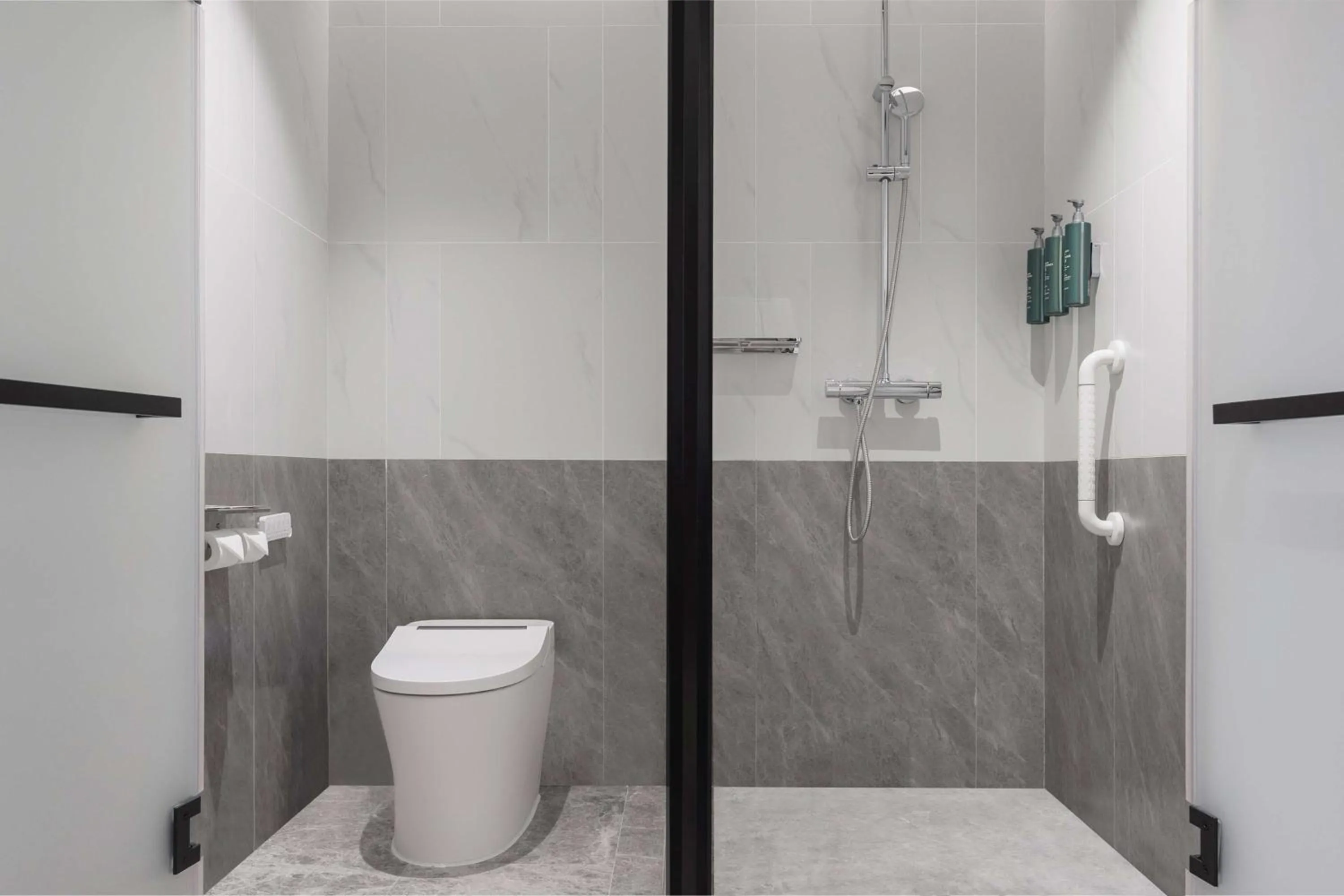 Bathroom in Hilton Garden Inn Yichang Yiling