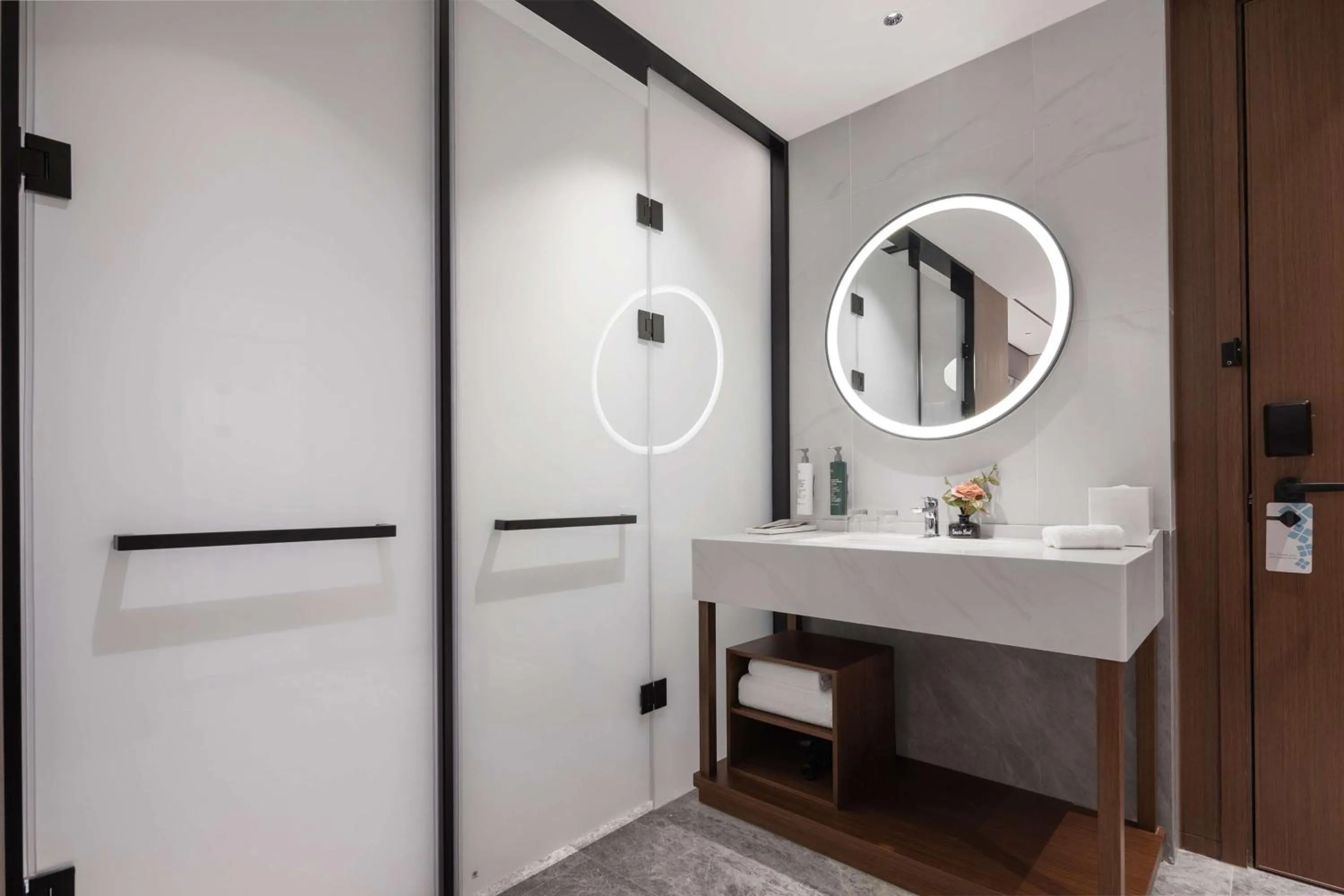 Bathroom in Hilton Garden Inn Yichang Yiling