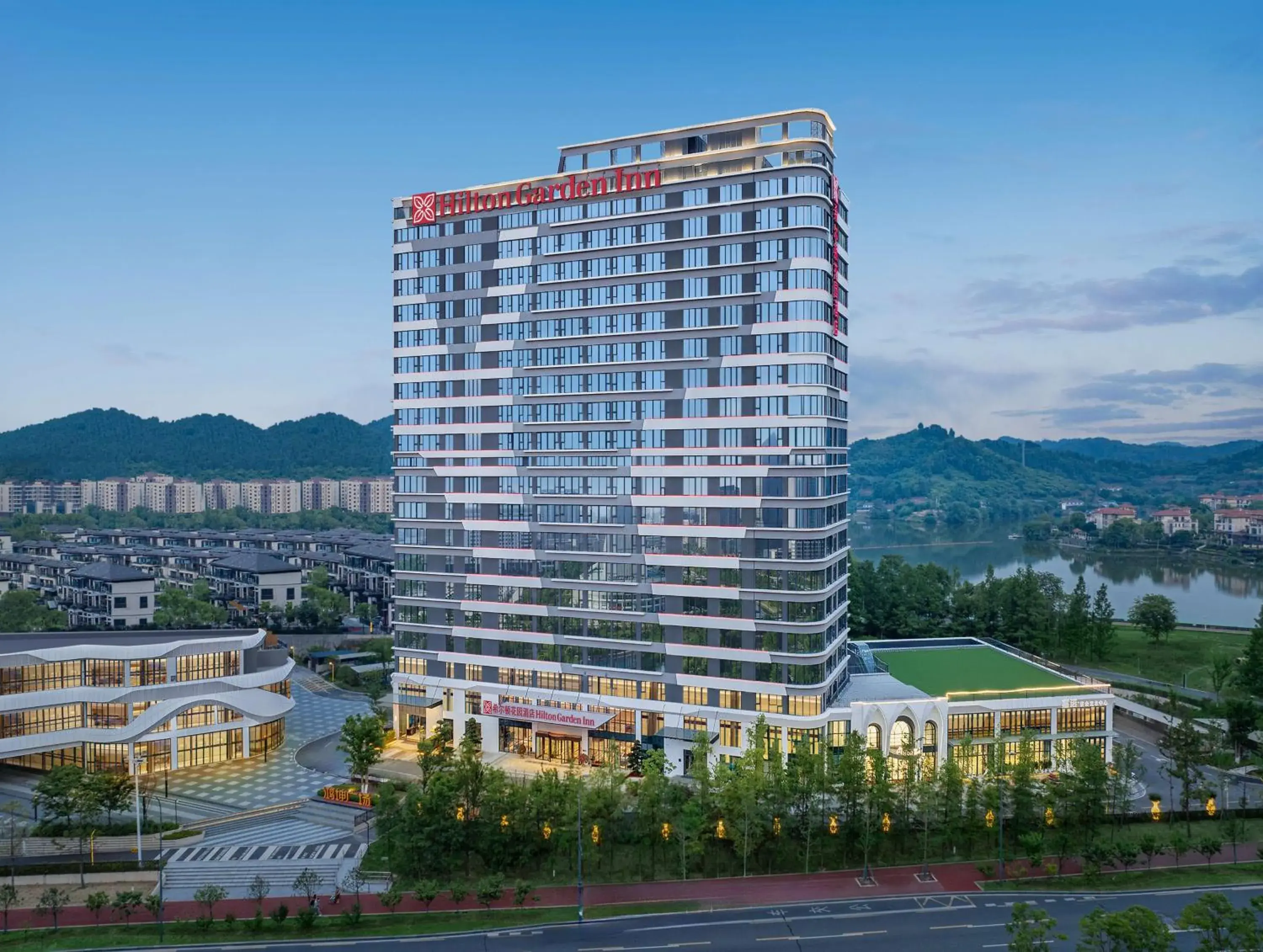 Property building in Hilton Garden Inn Yichang Yiling Property building in Hilton Garden Inn Yichang Yiling