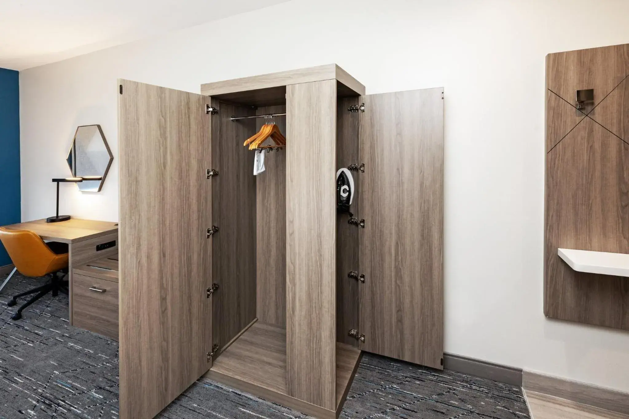 Swimming pool in Holiday Inn Express & Suites Senatobia I-55 by IHG Swimming pool in Holiday Inn Express & Suites Senatobia I-55 by IHG