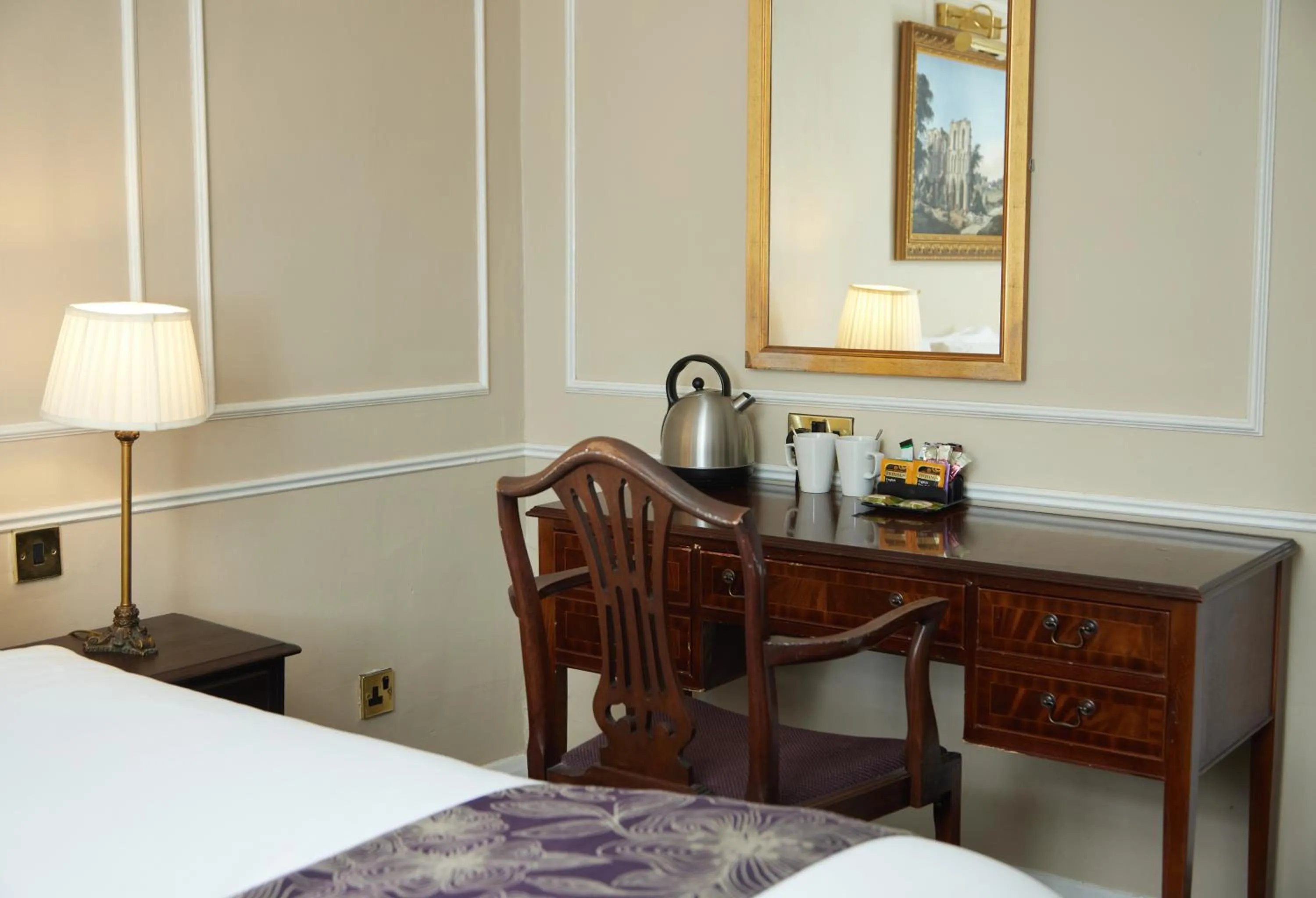 Coffee/tea facilities, Bed in Cock Hotel by Greene King Inns