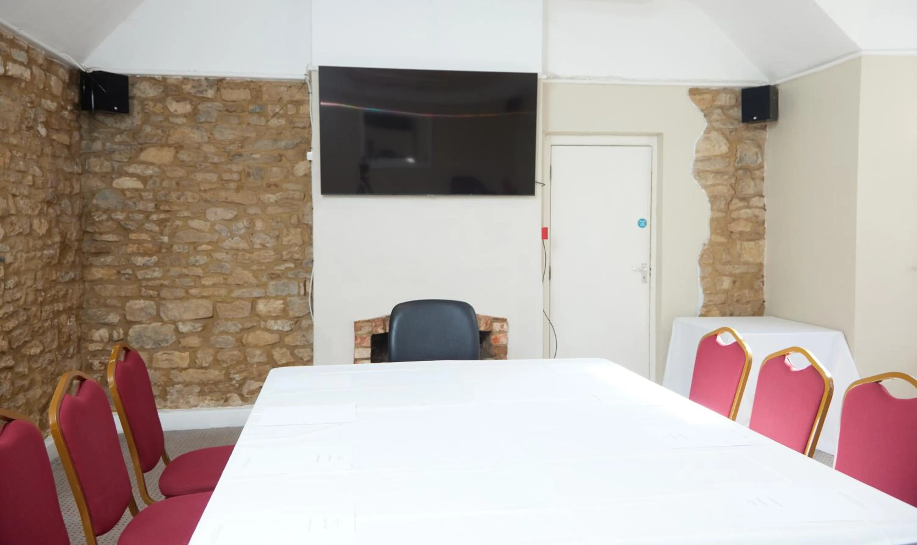 Meeting/conference room, Bed in Cock Hotel by Greene King Inns