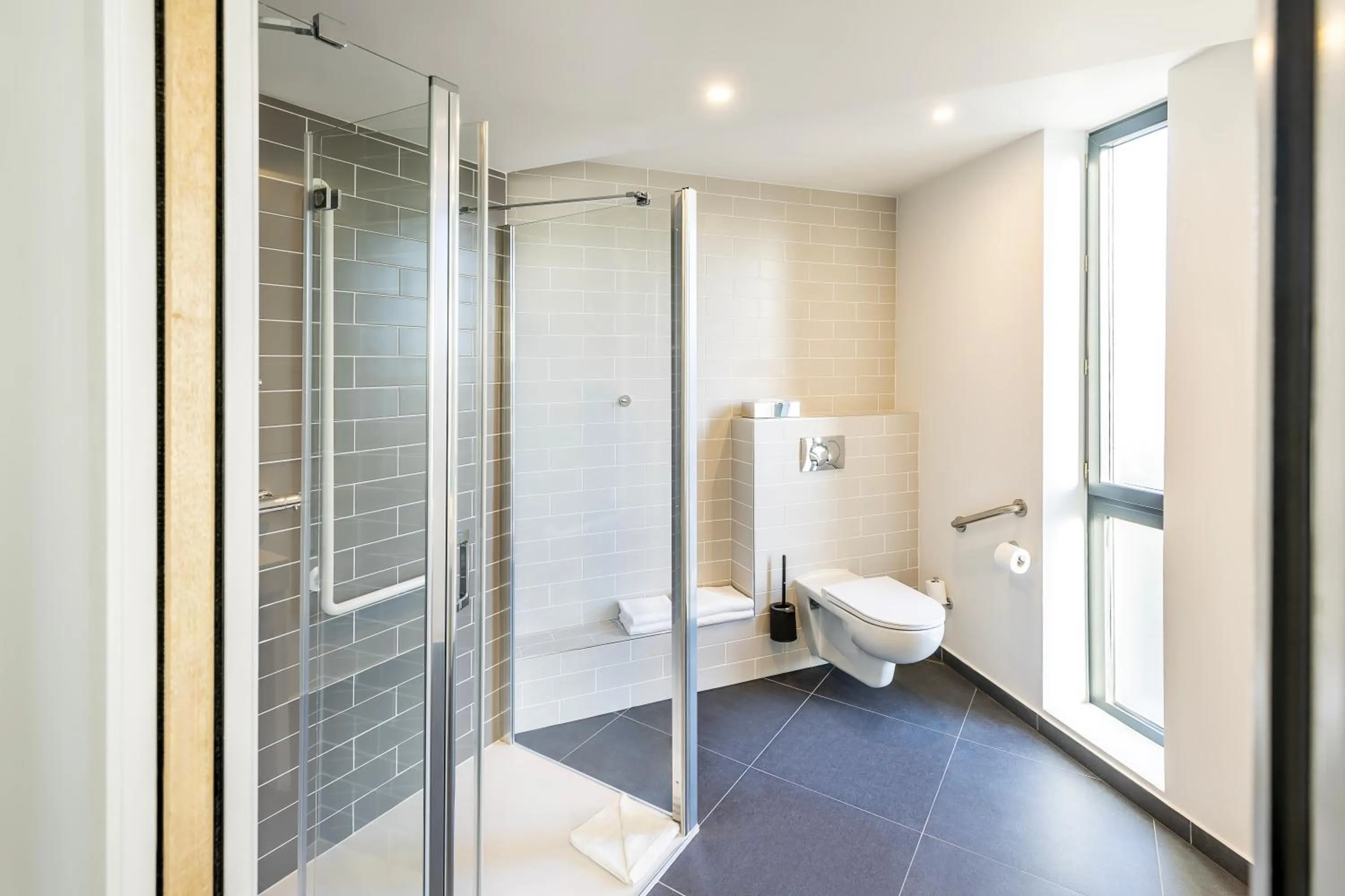 Toilet in Holiday Inn Express Paris - Poissy by IHG