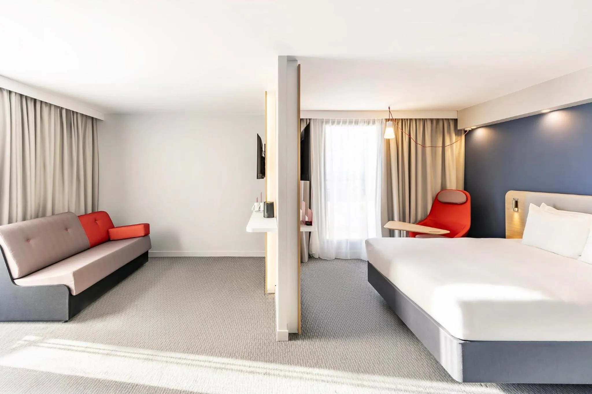 Photo of the whole room, Bed in Holiday Inn Express Paris - Poissy by IHG